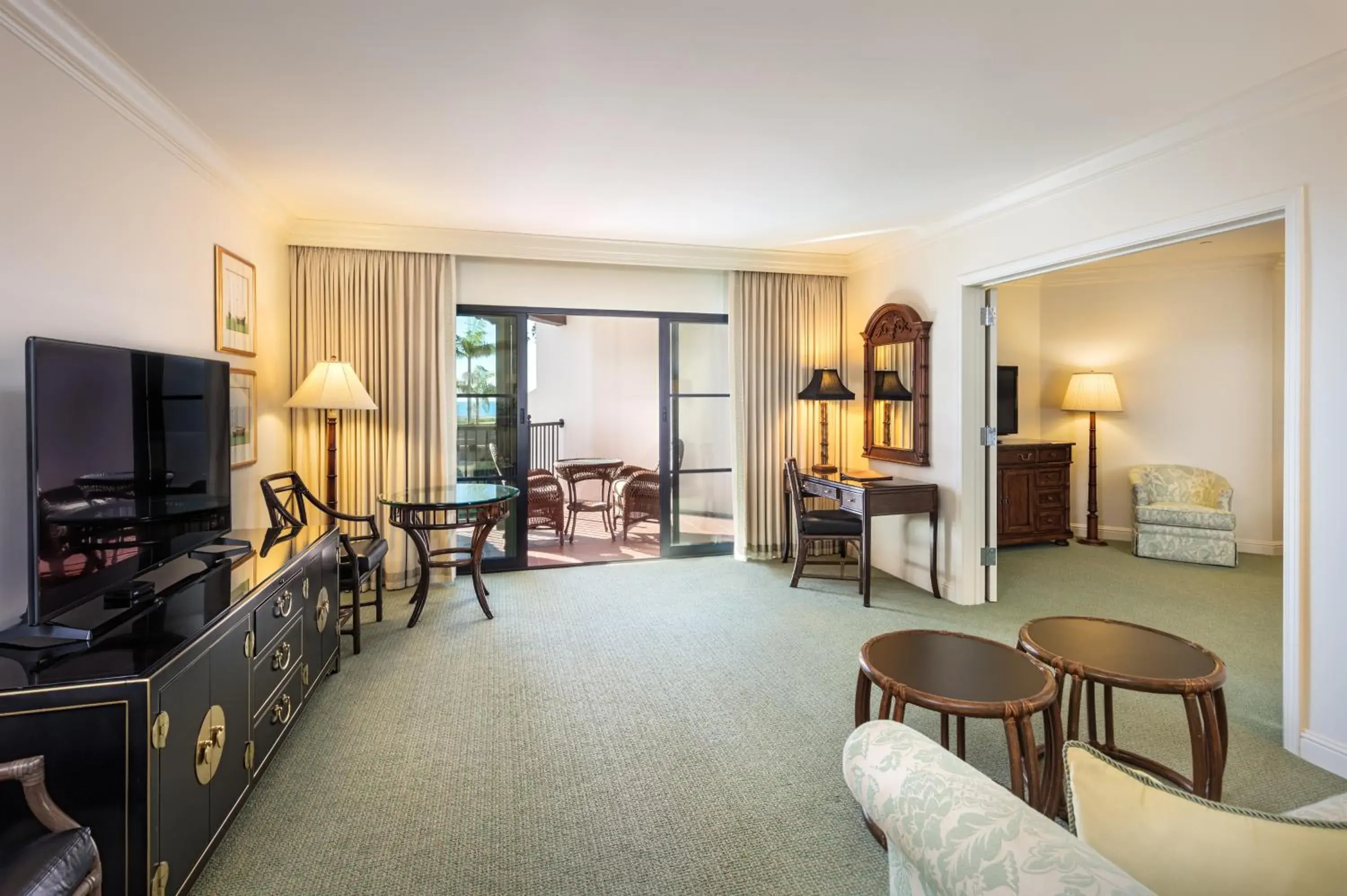 One Bedroom Suite with Ocean View in Santa Barbara Inn One Bedroom Suite with Ocean View in Santa Barbara Inn