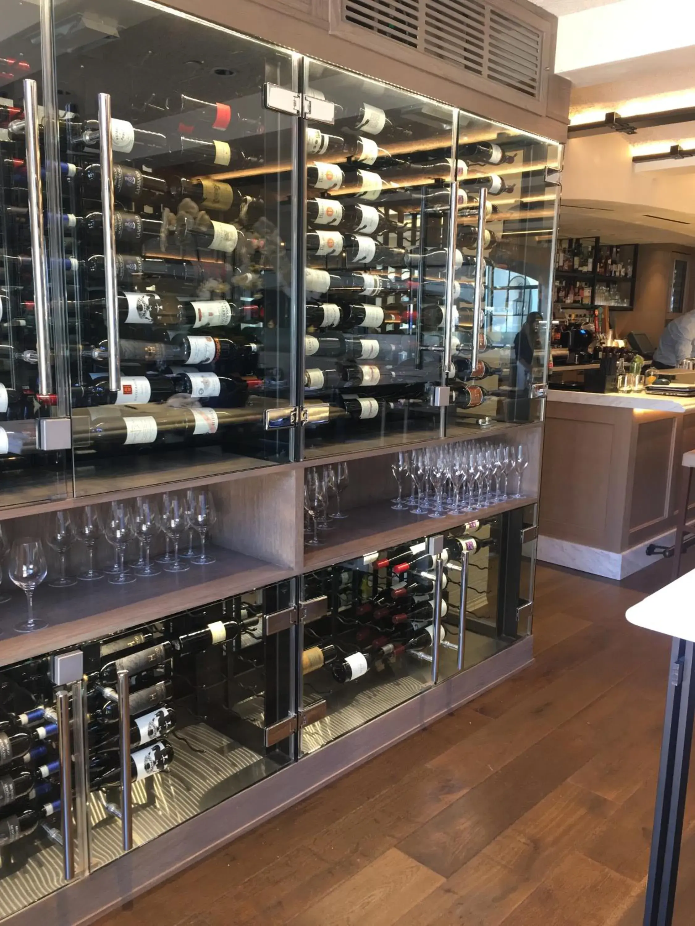 Restaurant/places to eat in Santa Barbara Inn Restaurant/places to eat in Santa Barbara Inn