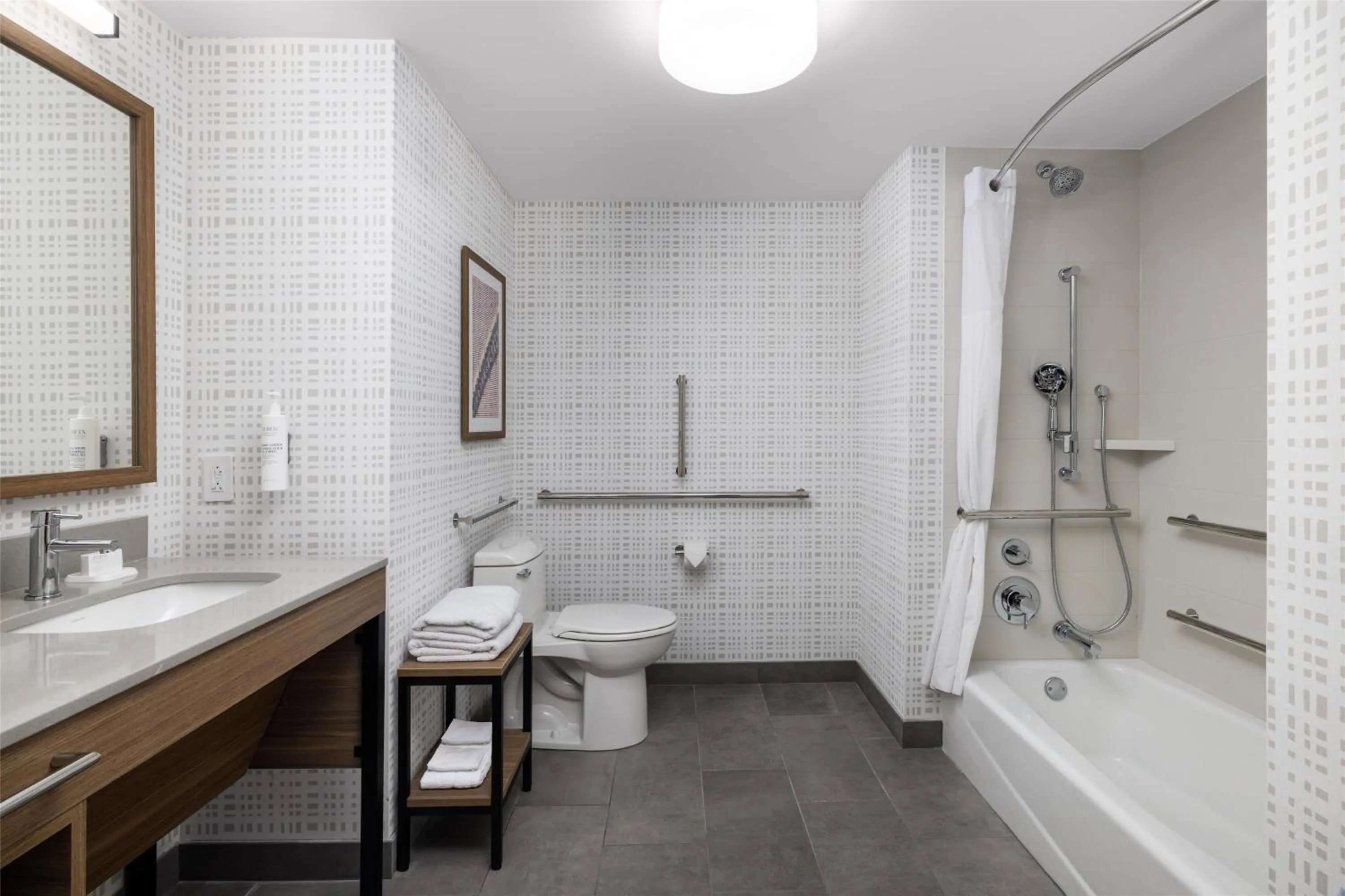 Bathroom in Hampton Inn & Suites Moline-Quad City Int'l Aprt