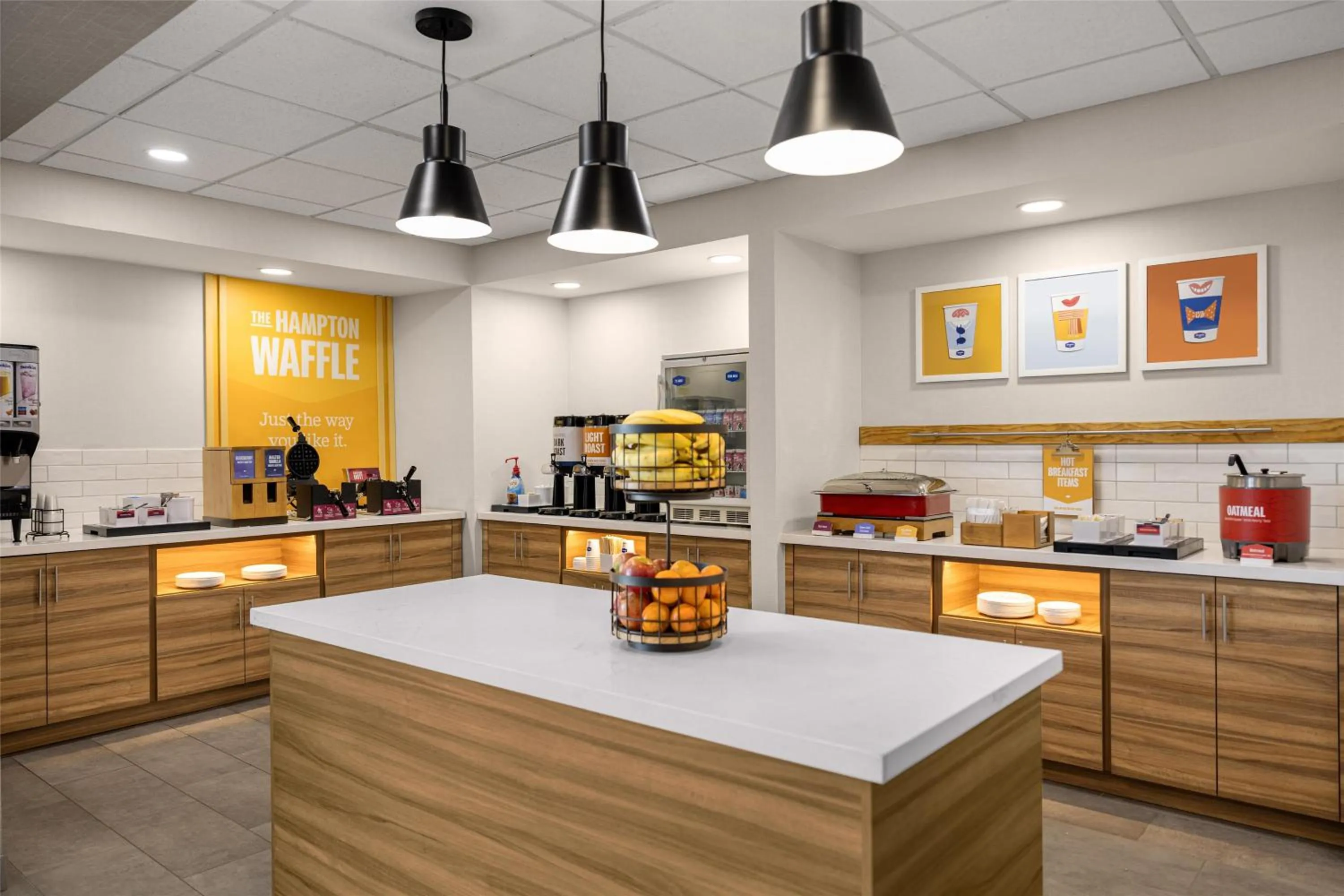 Breakfast in Hampton Inn & Suites Moline-Quad City Int'l Aprt