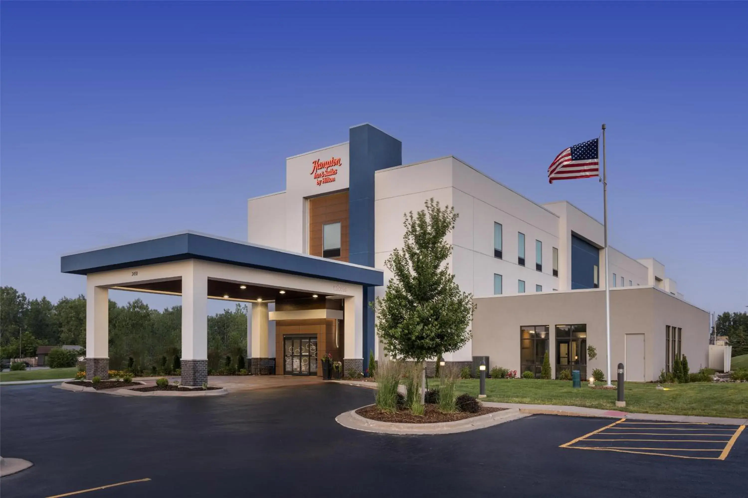 Property building in Hampton Inn & Suites Moline-Quad City Int'l Aprt Property building in Hampton Inn & Suites Moline-Quad City Int'l Aprt
