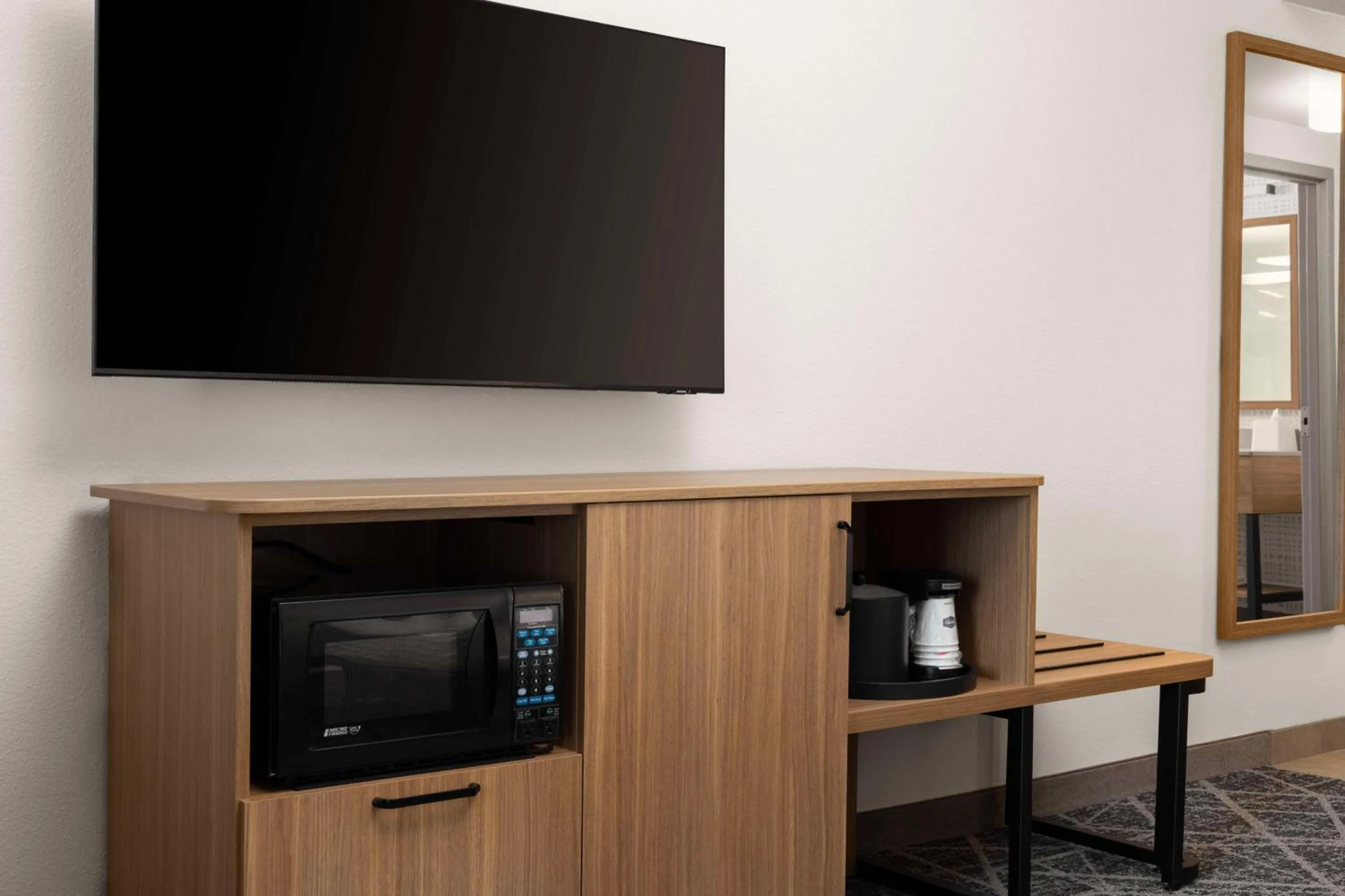 Bedroom in Hampton Inn & Suites Moline-Quad City Int'l Aprt