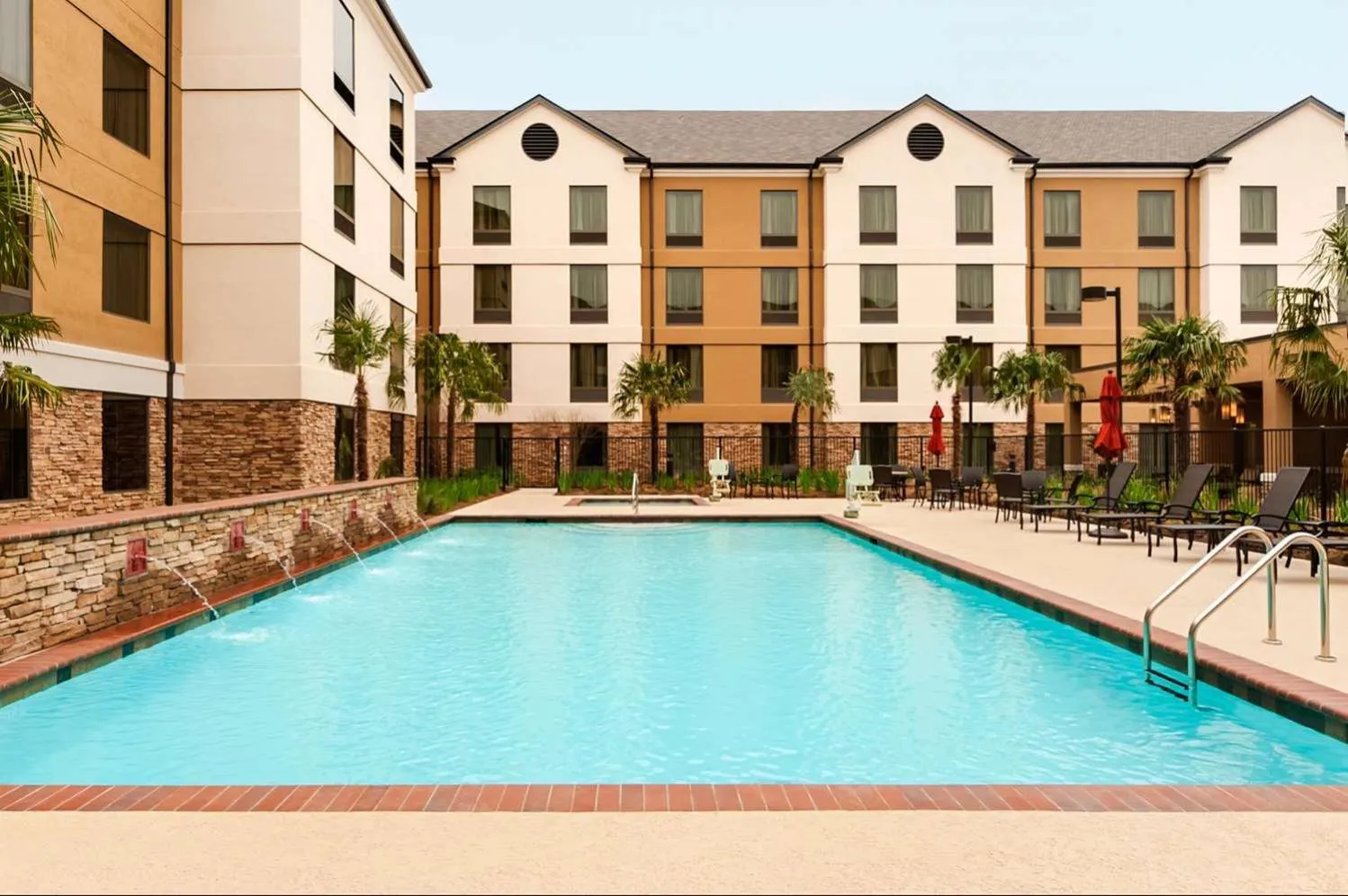 Swimming pool in Hilton Garden Inn Shreveport Bossier City