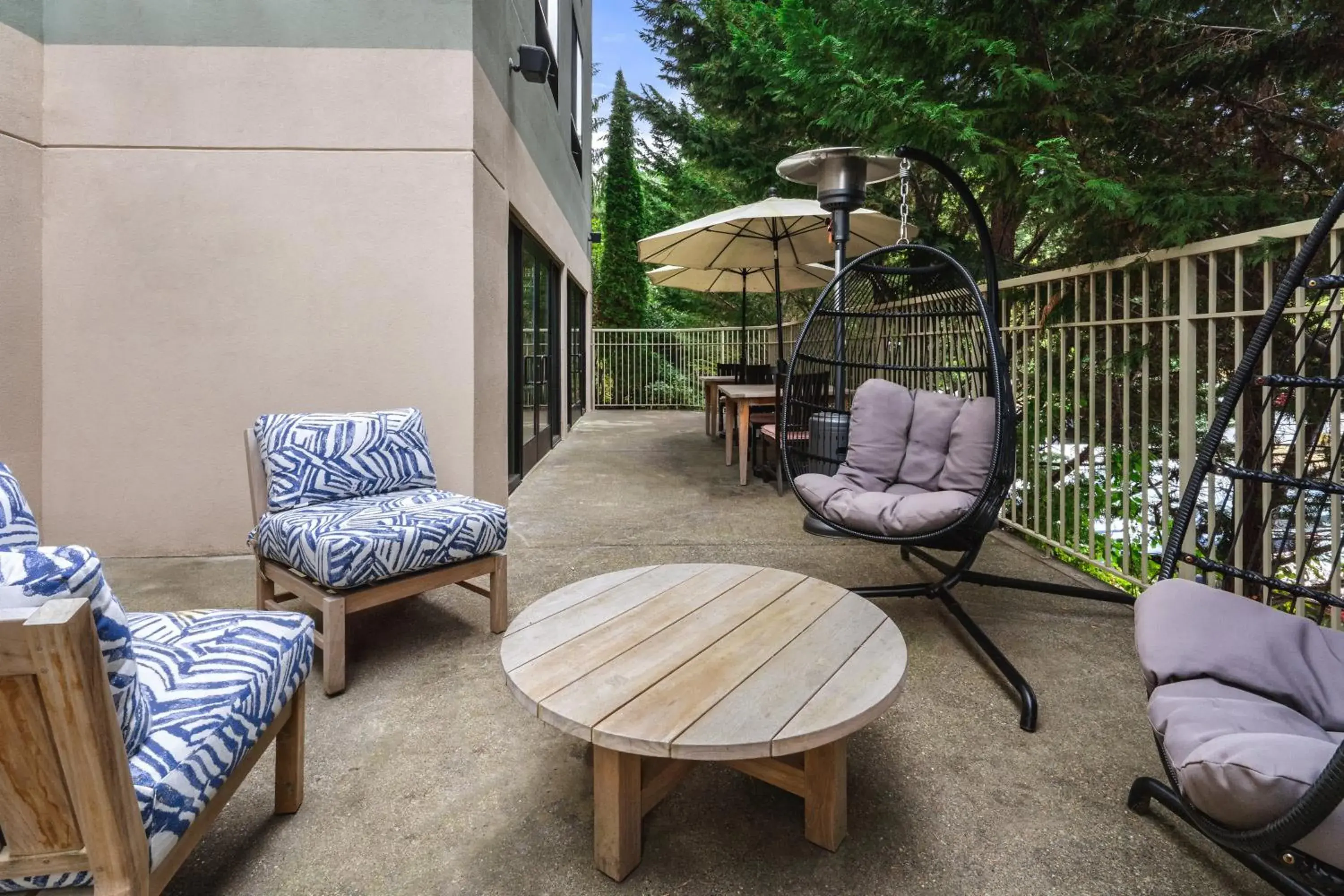 Property building in Holiday Inn & Suites Bothell an IHG Hotel Property building in Holiday Inn & Suites Bothell an IHG Hotel