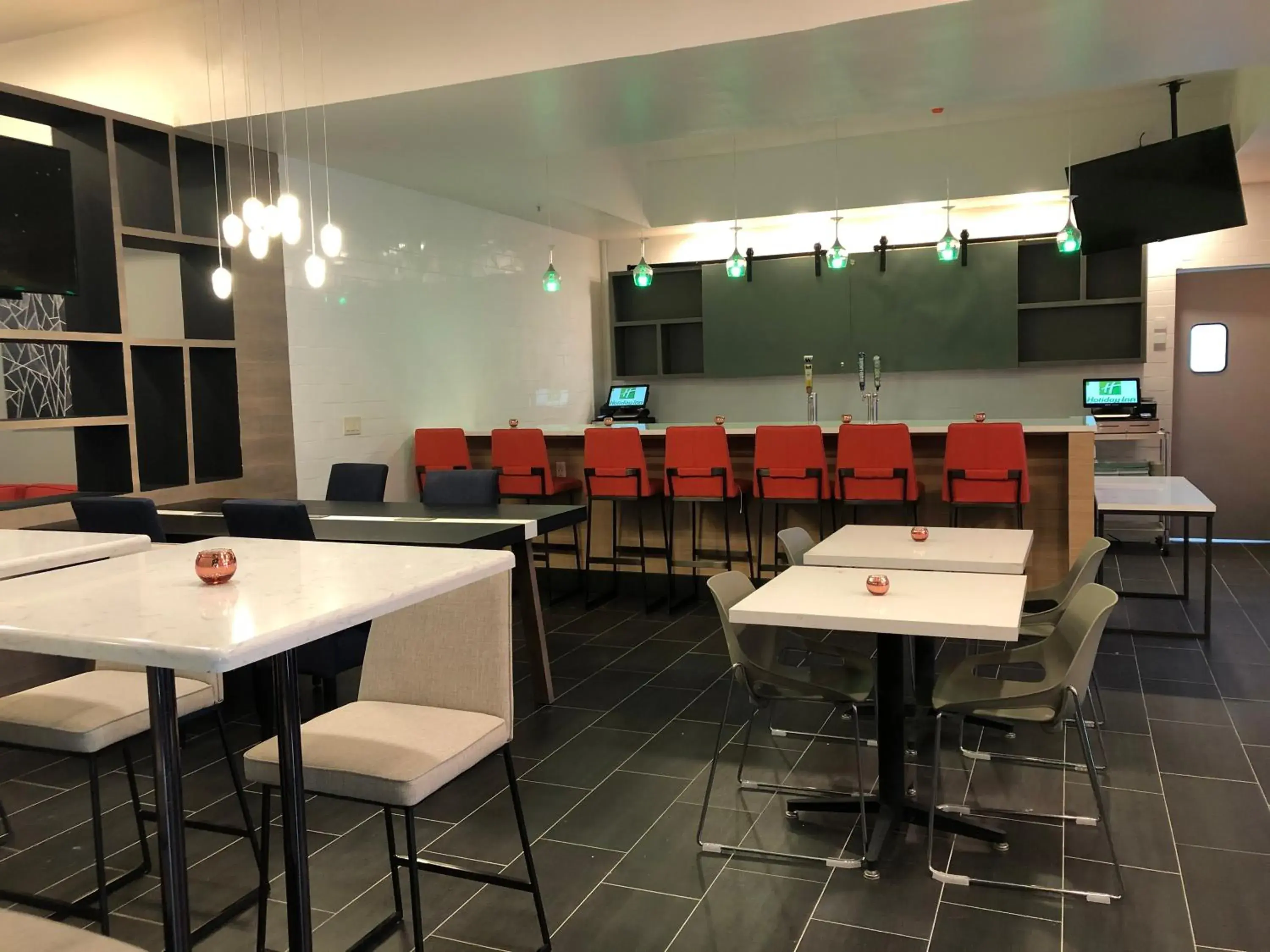 Restaurant/places to eat in Holiday Inn & Suites Bothell an IHG Hotel Restaurant/places to eat in Holiday Inn & Suites Bothell an IHG Hotel