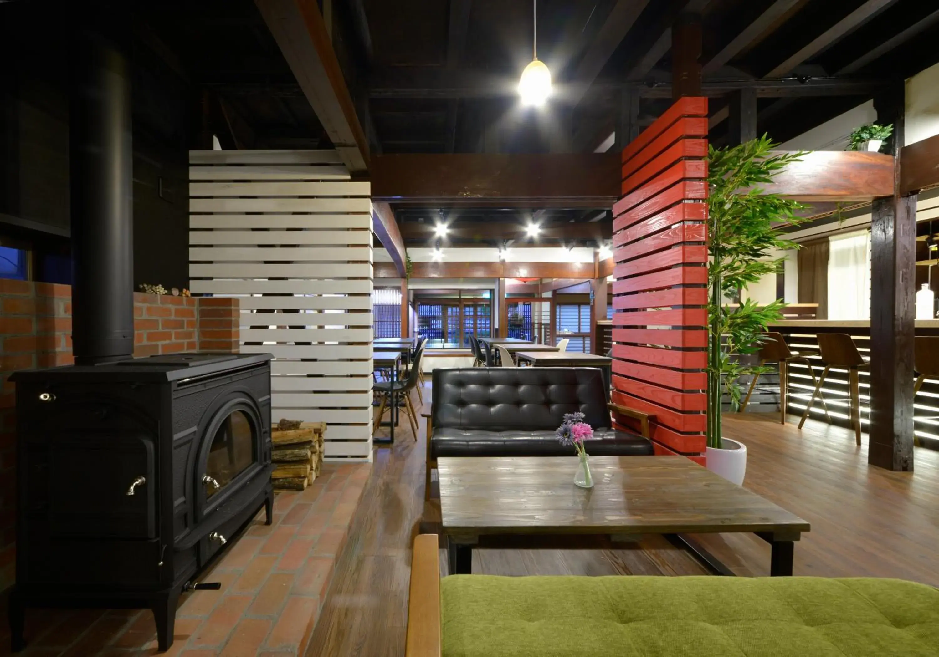 Restaurant/places to eat, Lounge/Bar in Zen Hostel