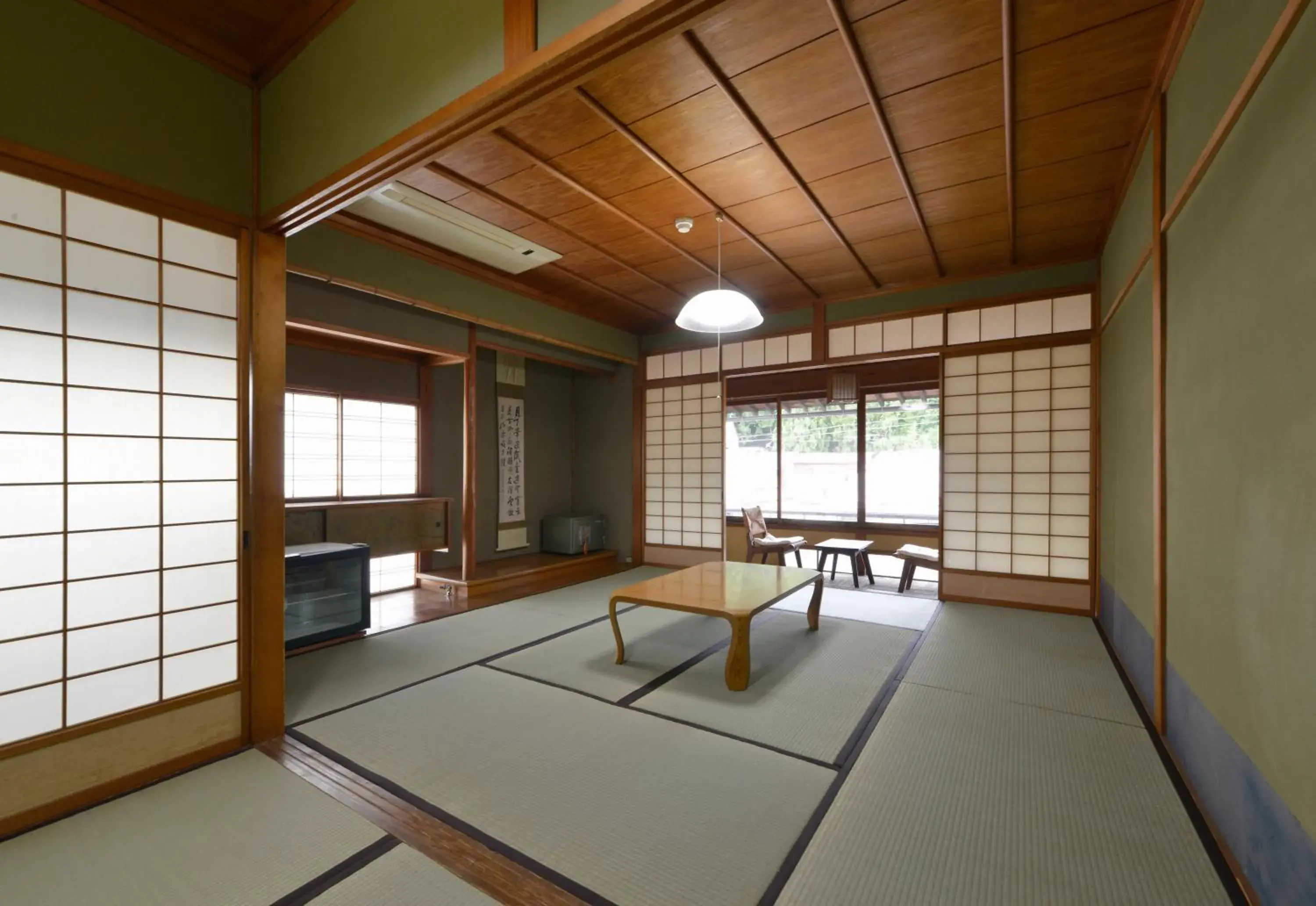 Dining area, Seating Area in Zen Hostel