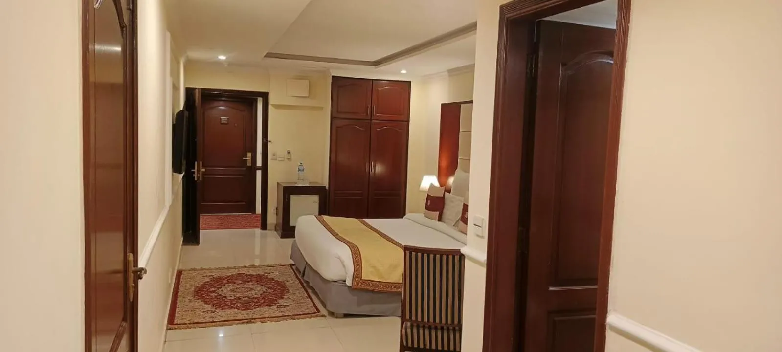 Photo of the whole room, Bed in Heaven Hotel