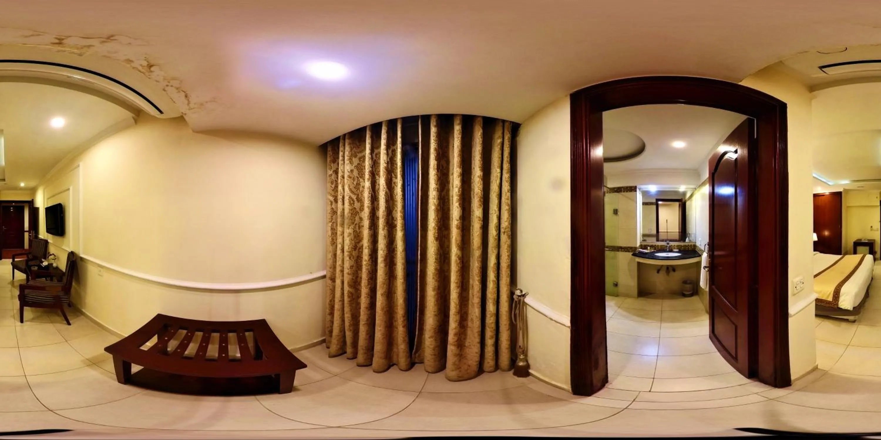 Photo of the whole room in Heaven Hotel