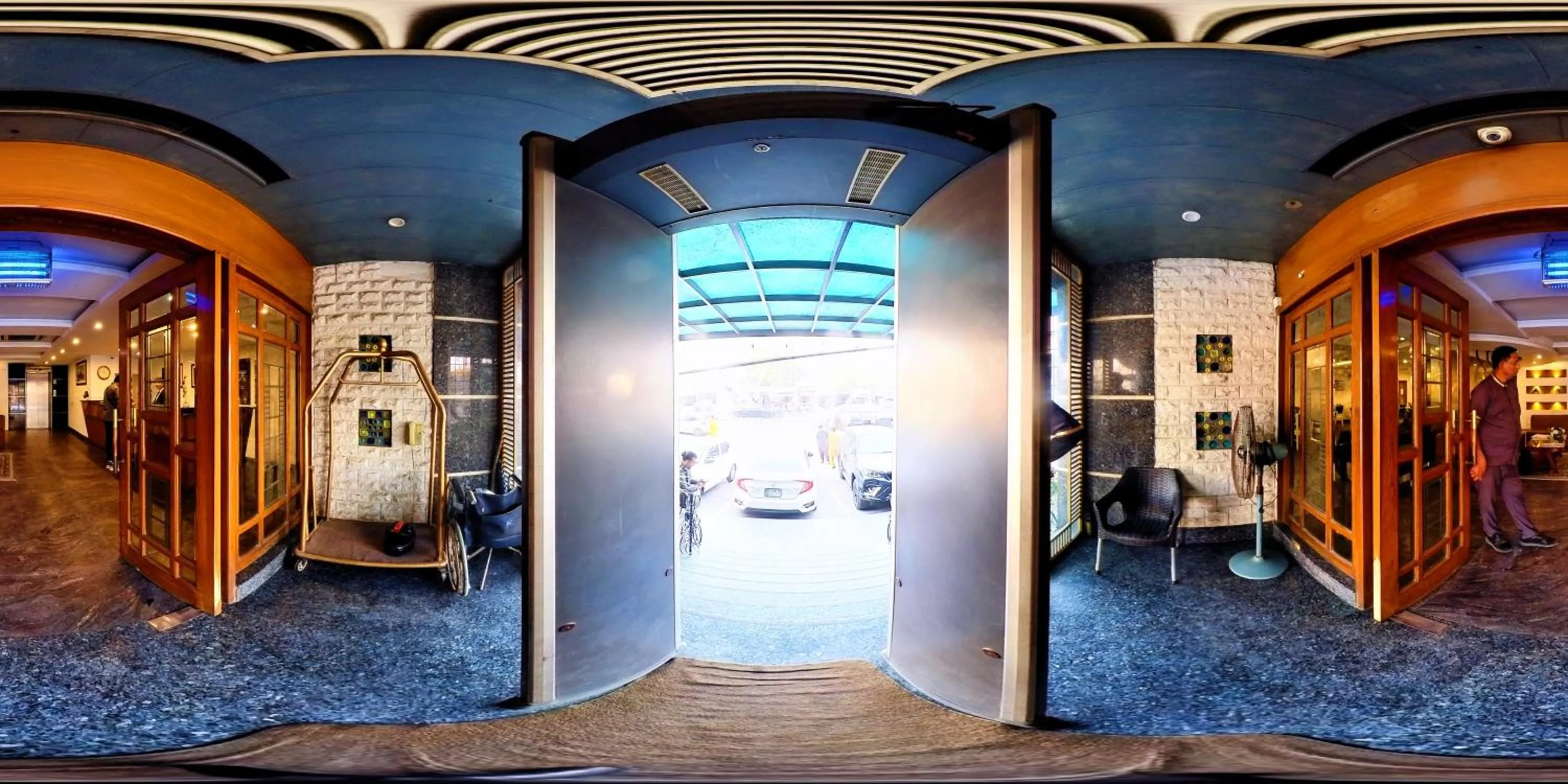 Facade/entrance in Heaven Hotel