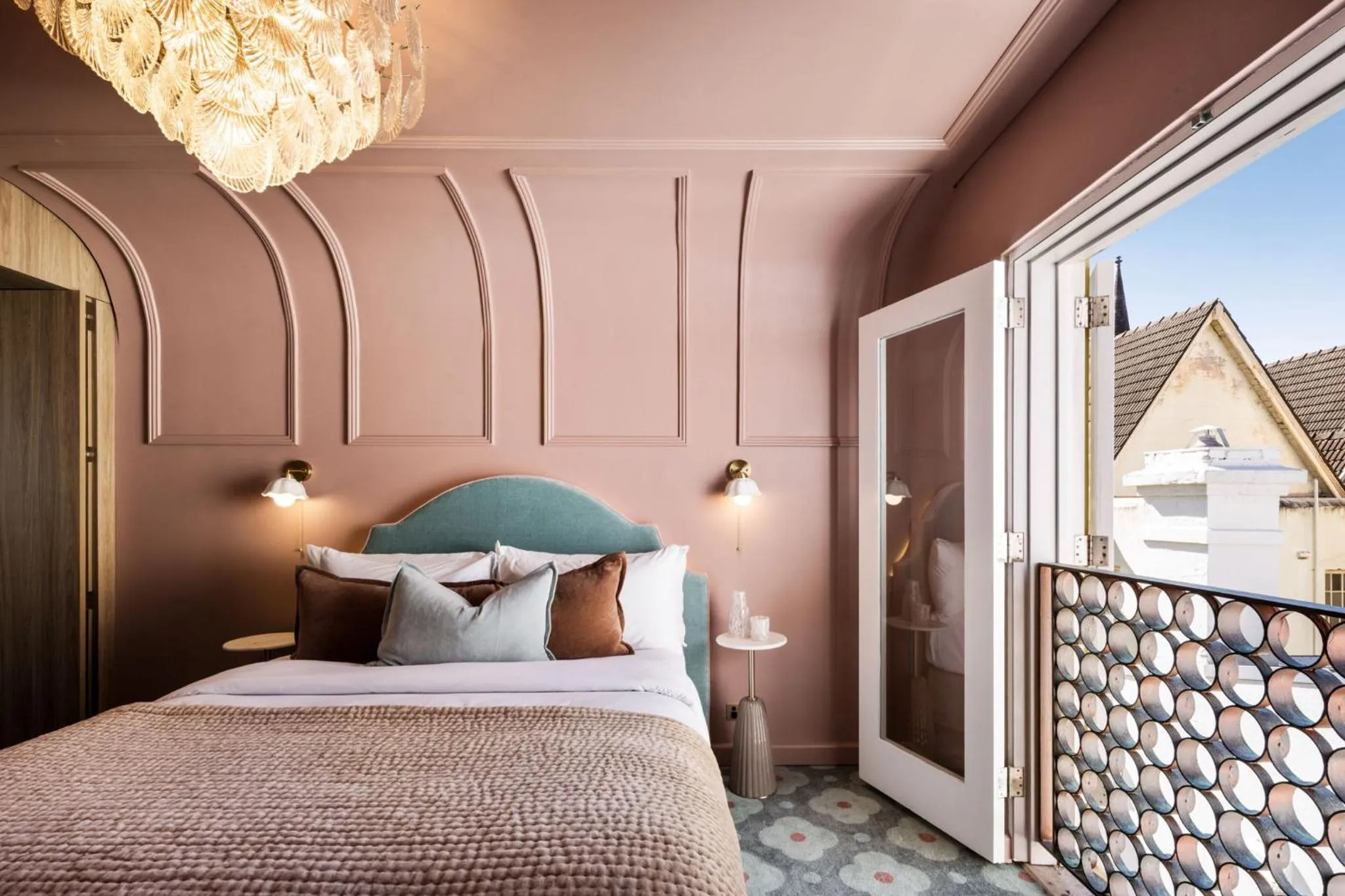 Bed in Medusa Hotel Sydney