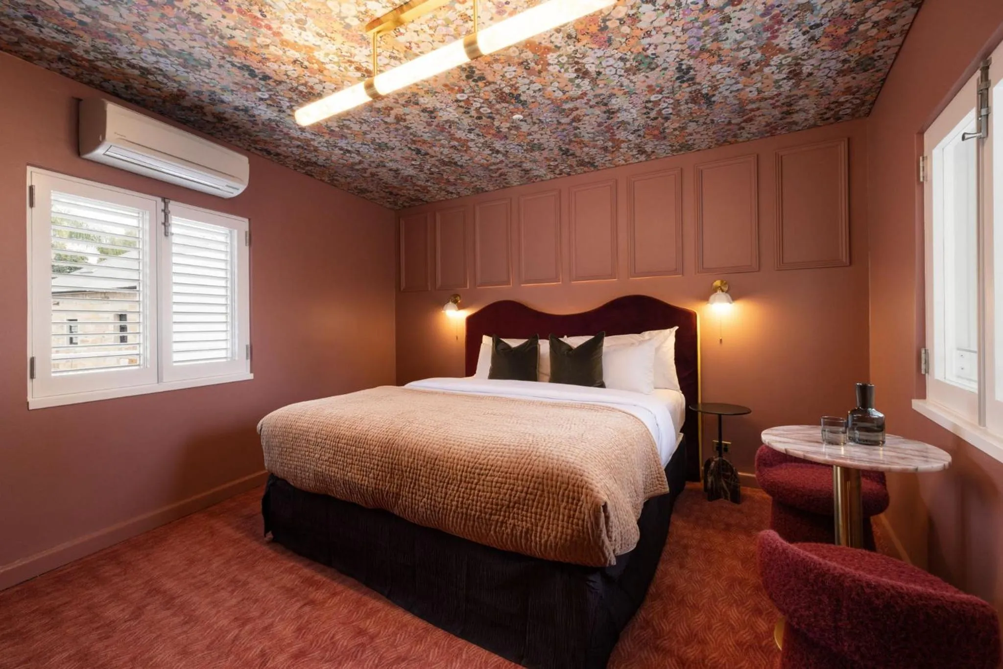 Bed in Medusa Hotel Sydney