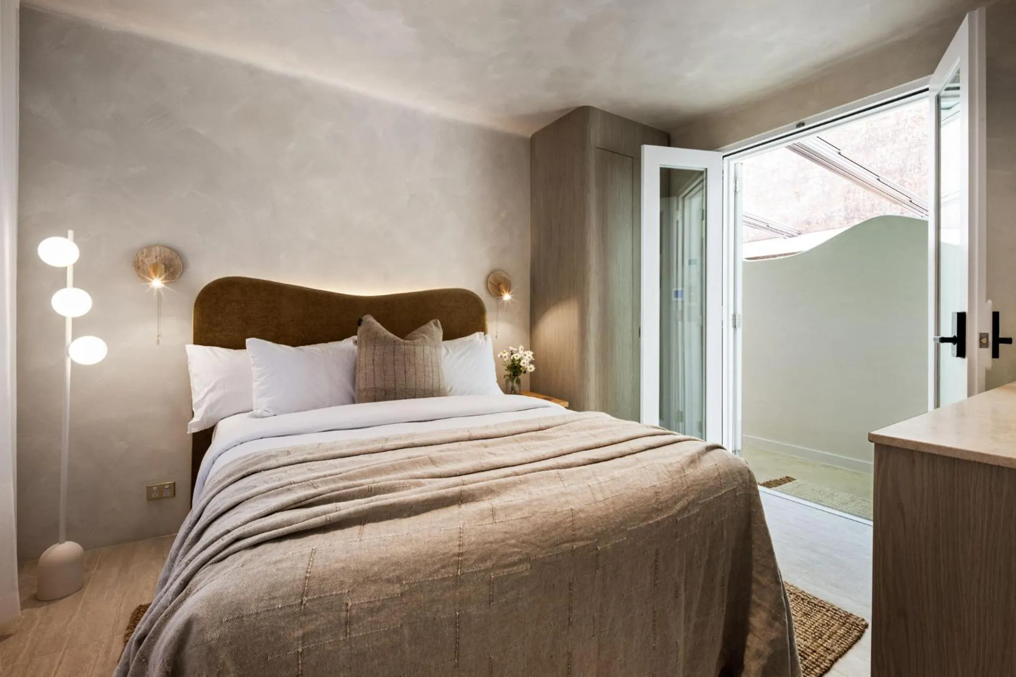 Bed in Medusa Hotel Sydney