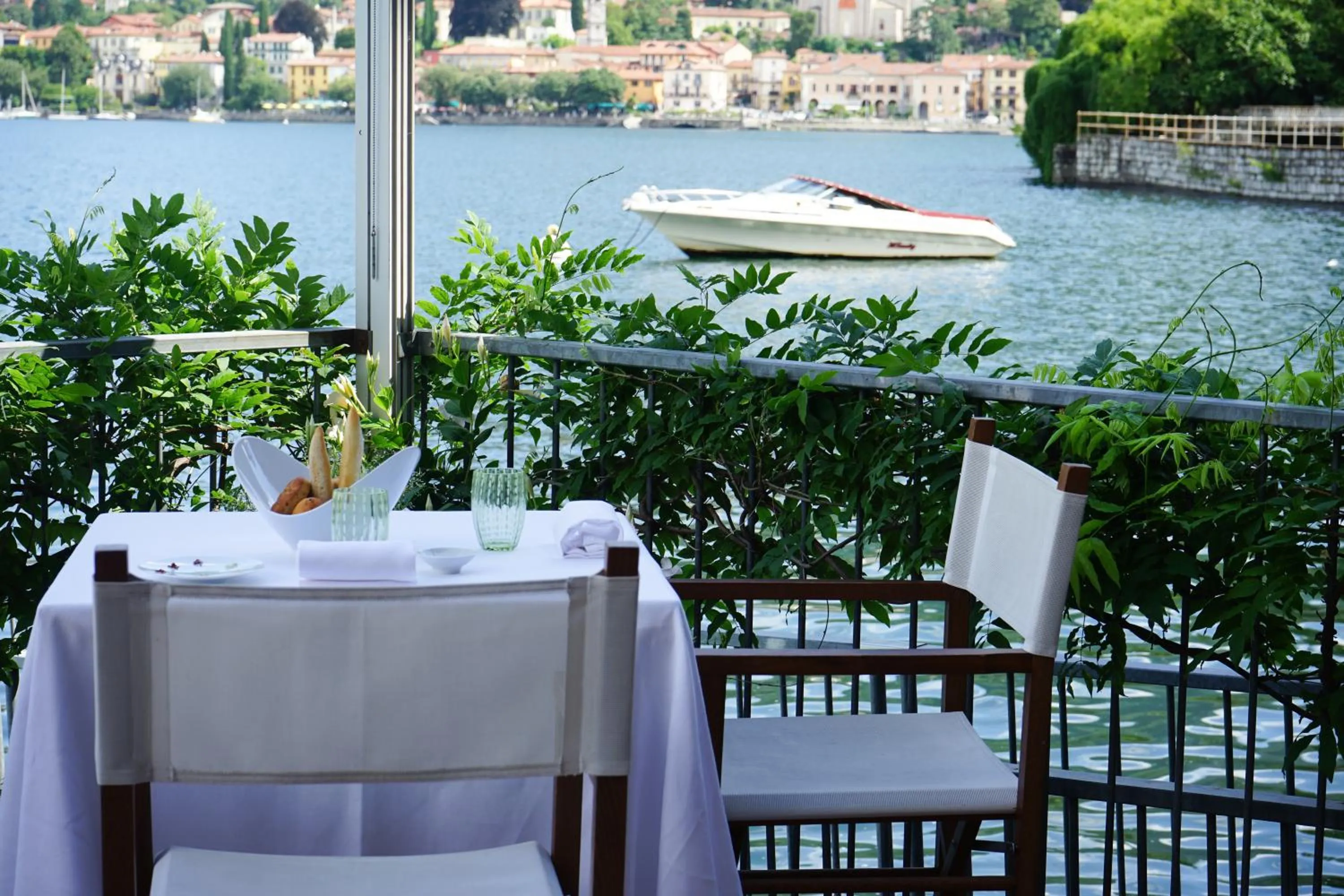 Restaurant/places to eat in Il Porticciolo