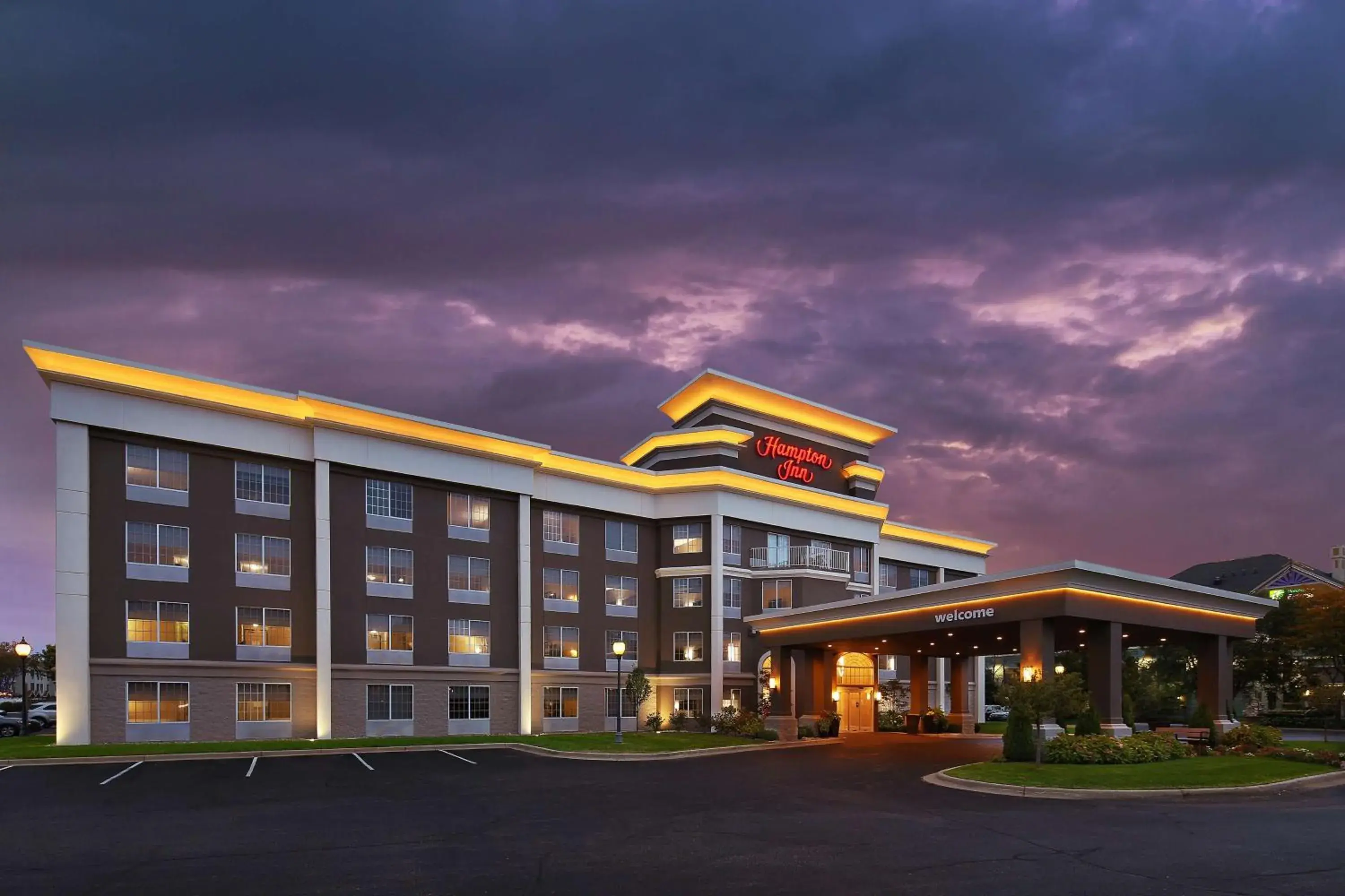 Property building in Hampton Inn Holland Property building in Hampton Inn Holland