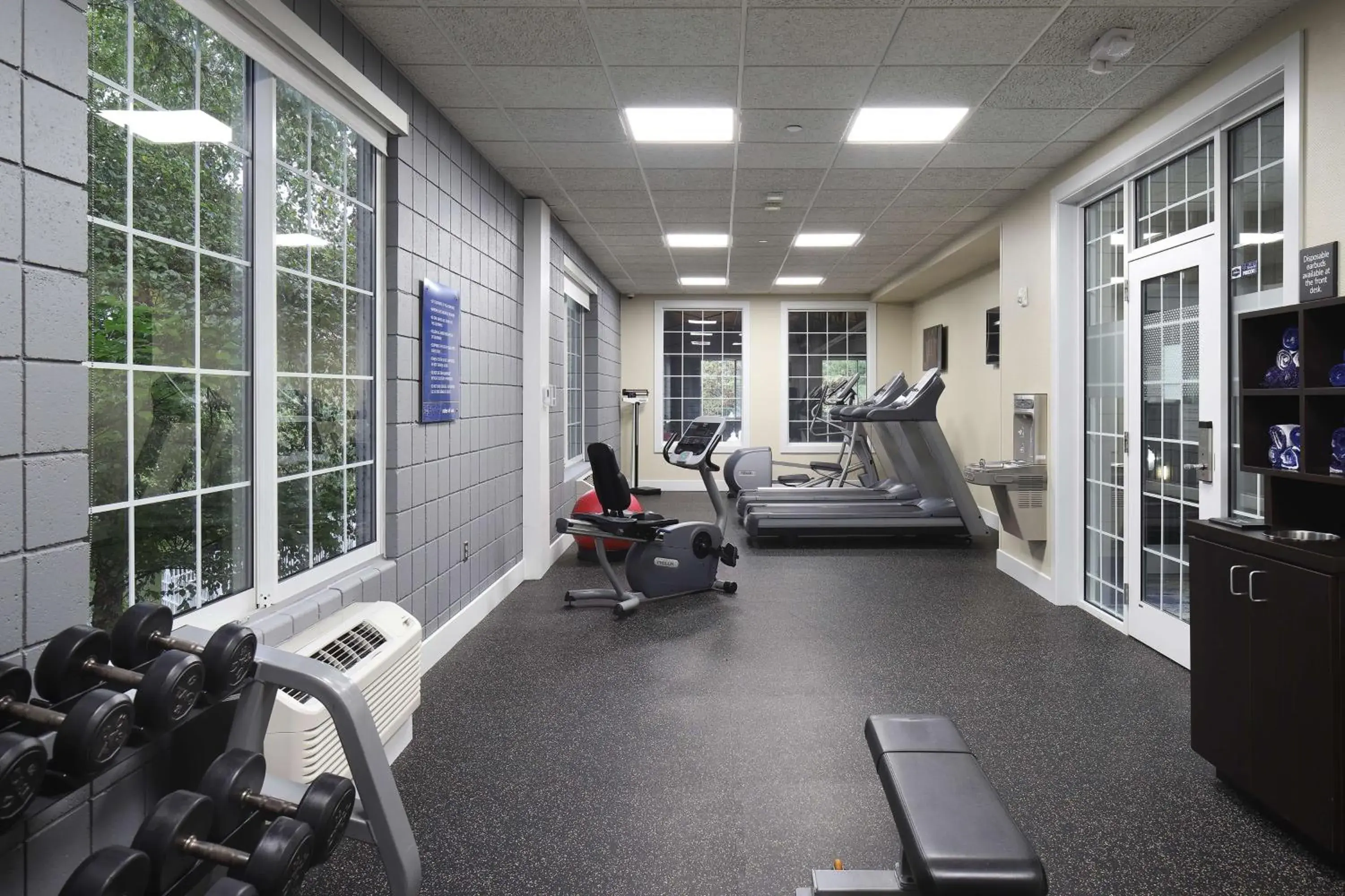 Fitness centre/facilities in Hampton Inn Holland Fitness centre/facilities in Hampton Inn Holland