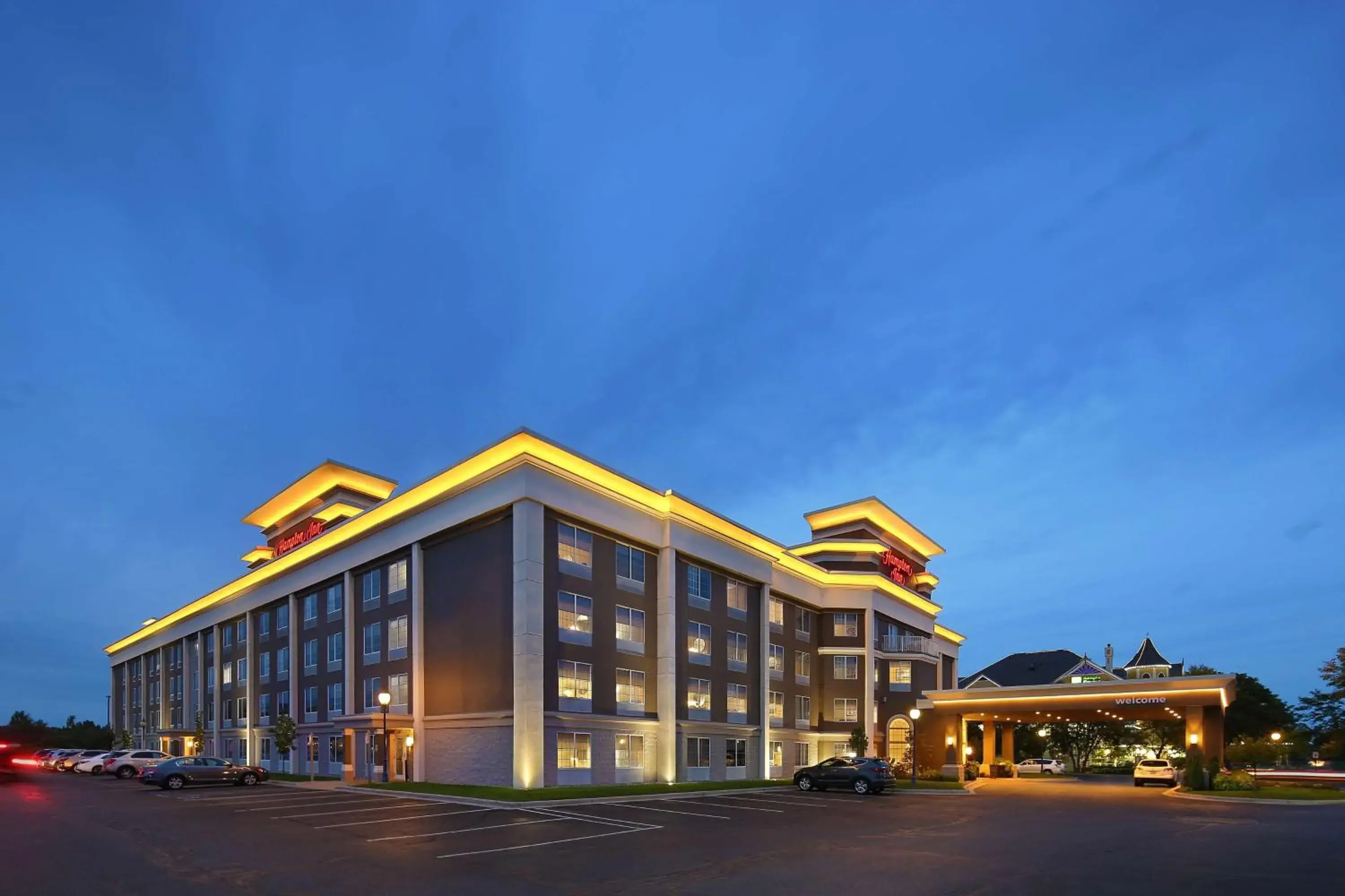 Property building in Hampton Inn Holland Property building in Hampton Inn Holland