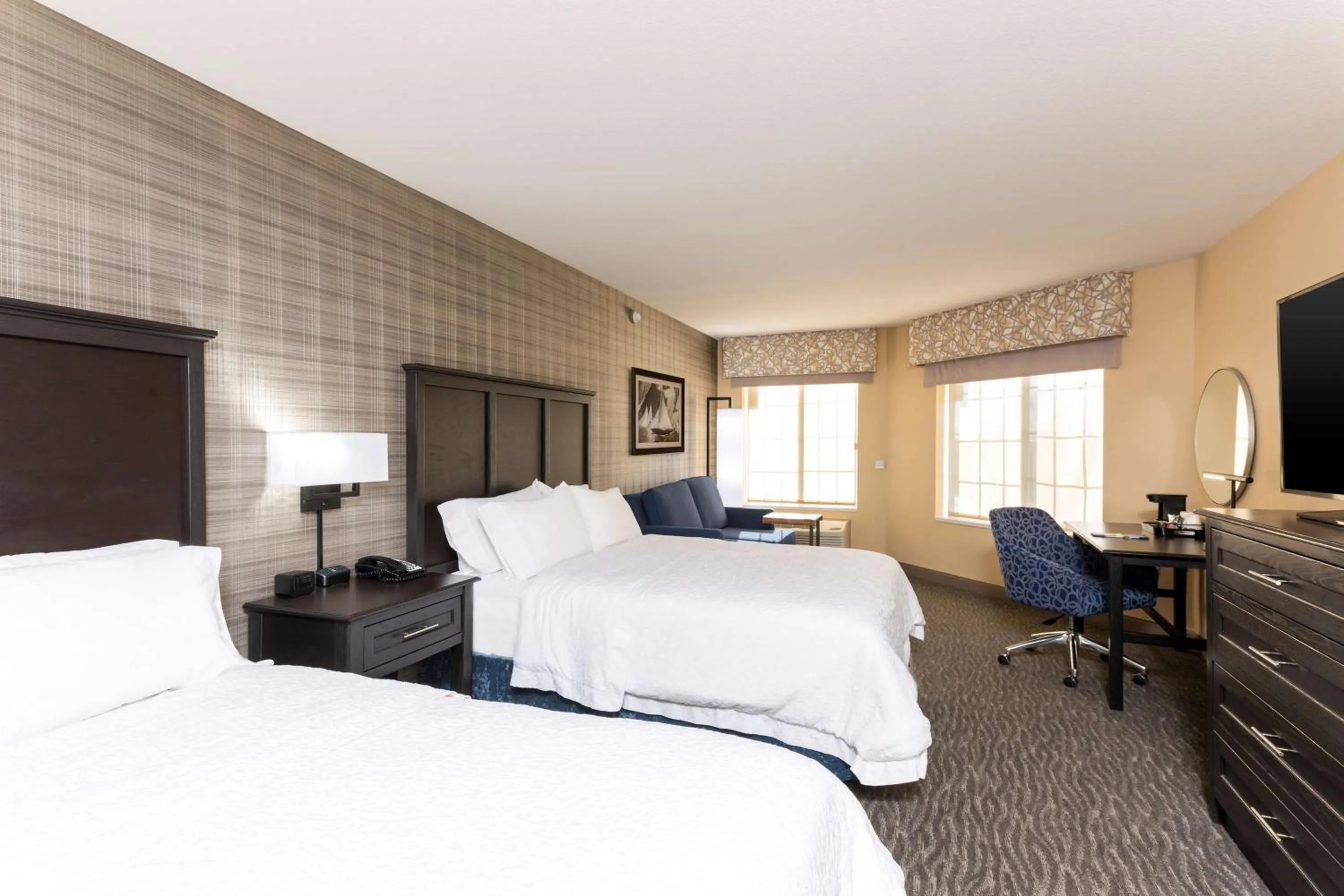 Bedroom, Bed in Hampton Inn Holland