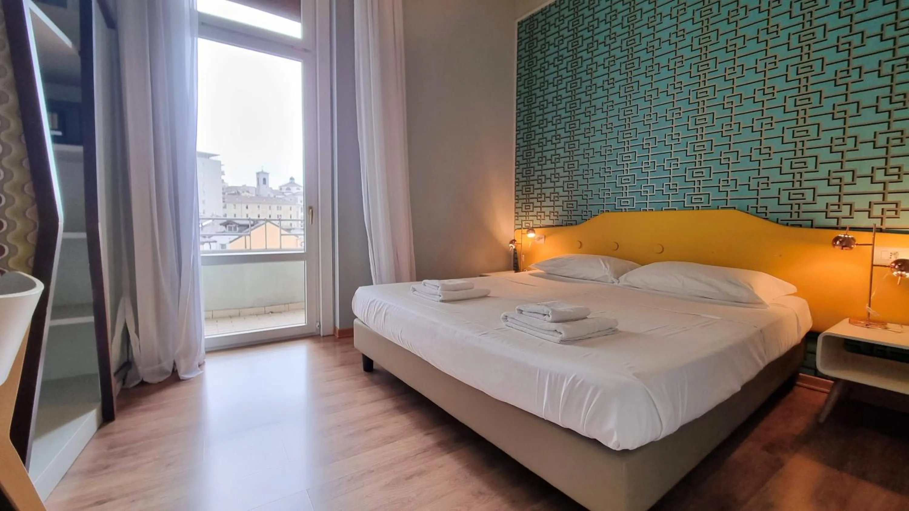 Balcony/Terrace, Bed in Locanda Al Volo Tor Bandena