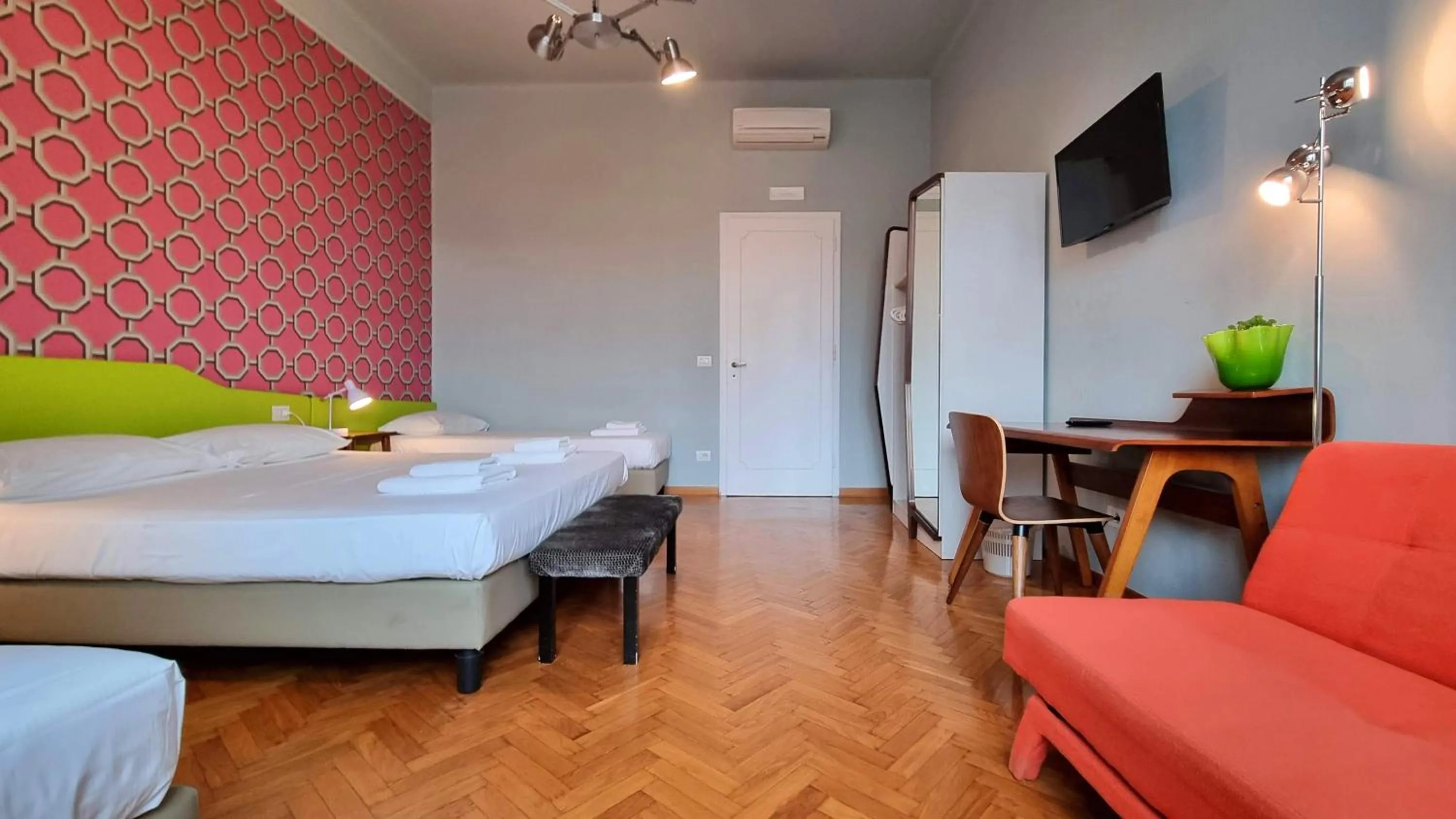 Photo of the whole room, Bed in Locanda Al Volo Tor Bandena