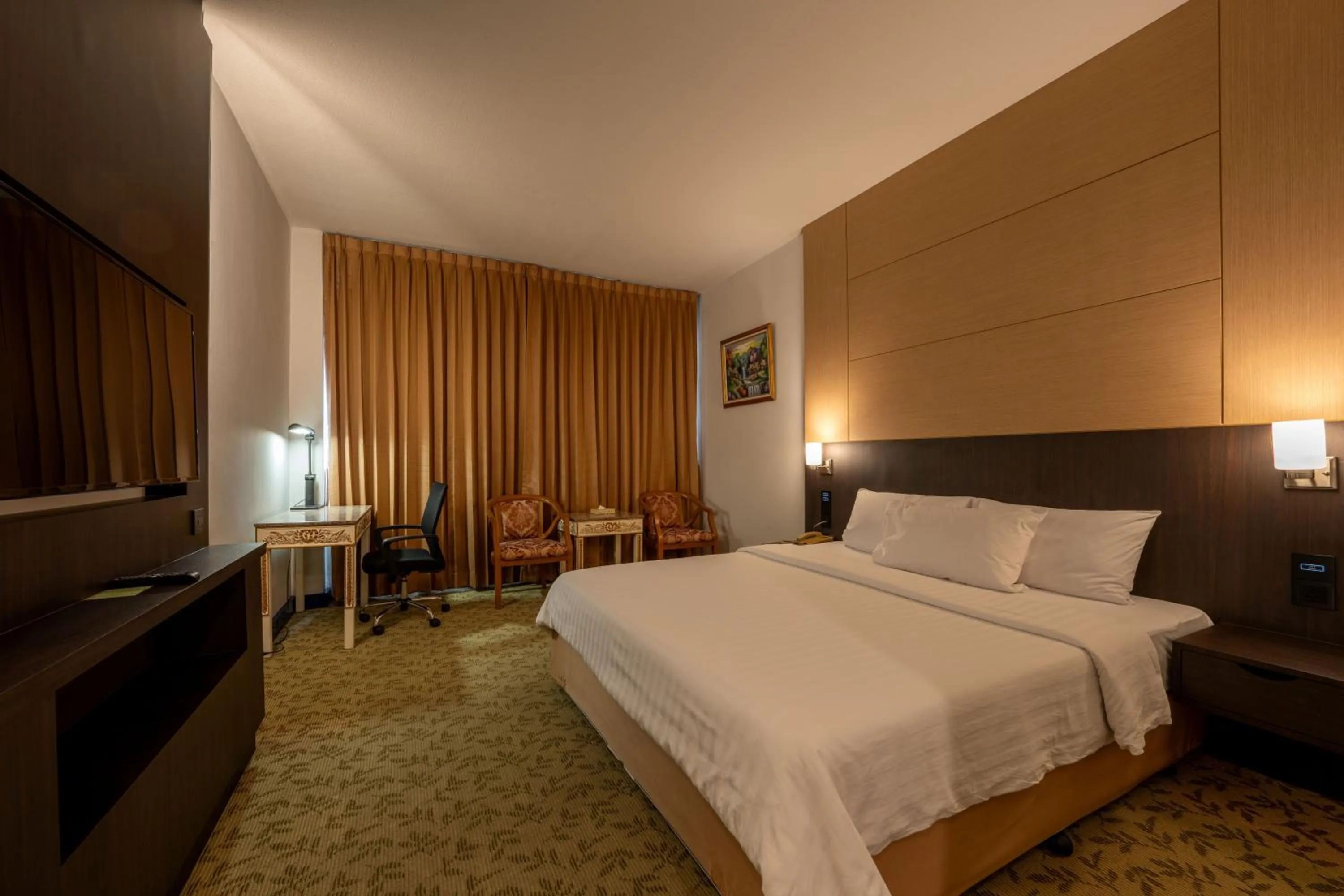 Bed in Ariston Hotel Bangkok