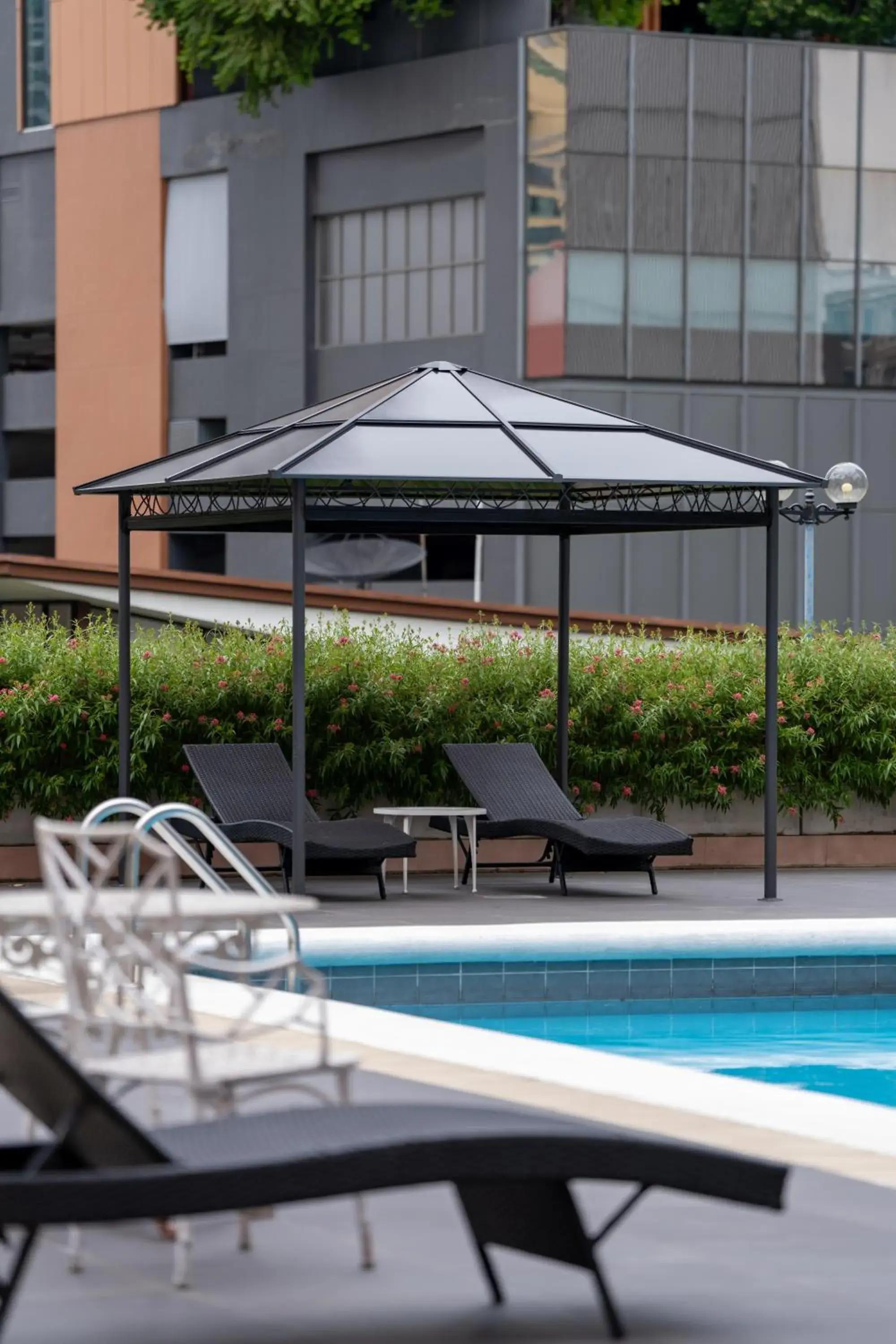 Pool view in Ariston Hotel Bangkok Pool view in Ariston Hotel Bangkok