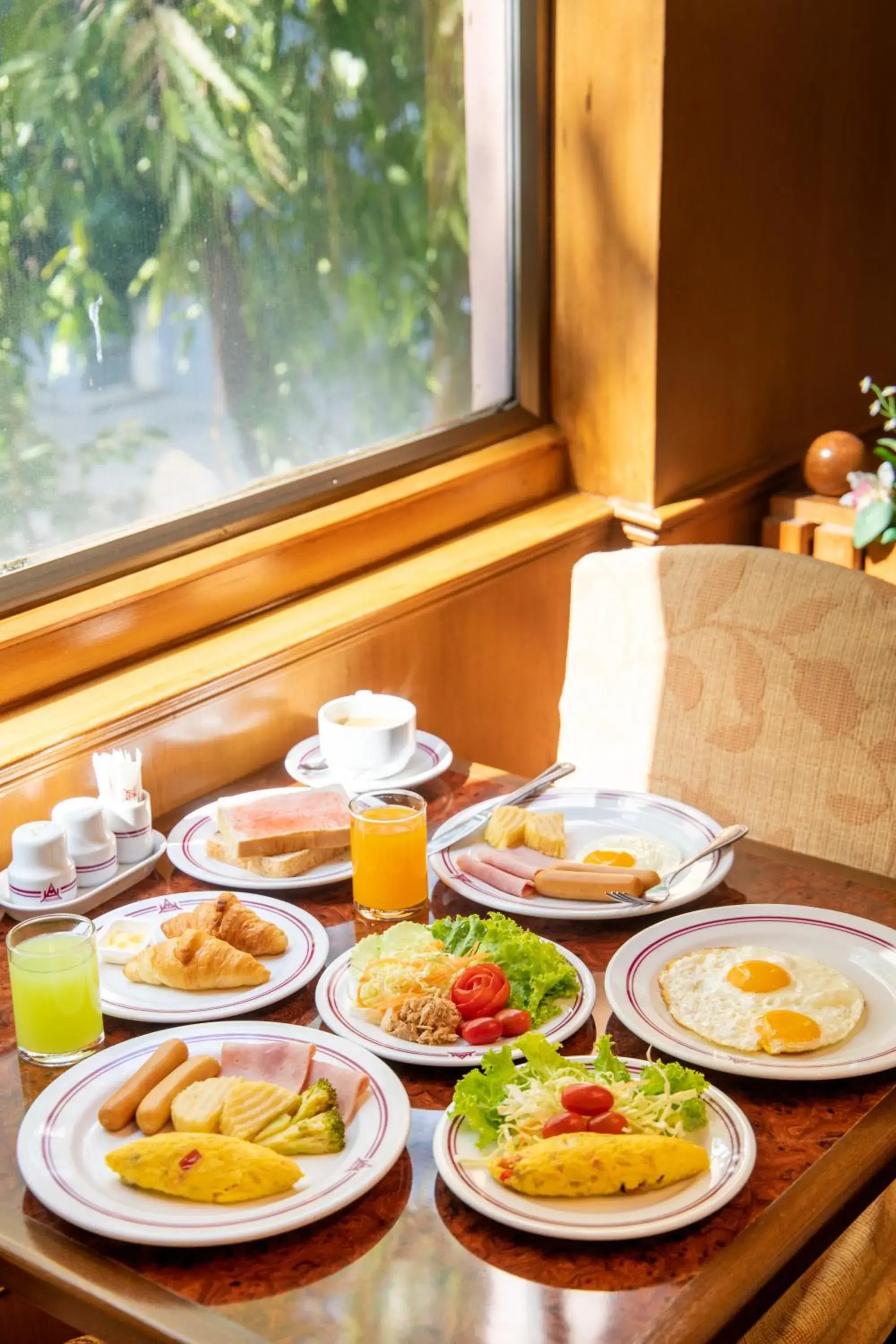 Breakfast in Ariston Hotel Bangkok Breakfast in Ariston Hotel Bangkok