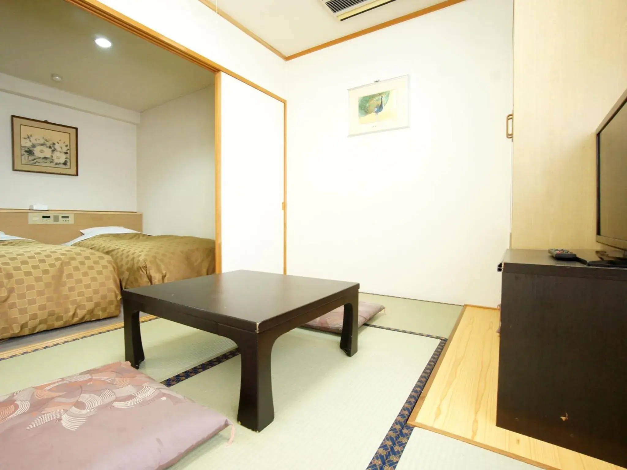 Photo of the whole room, Bed in Hotel Trend Nagano