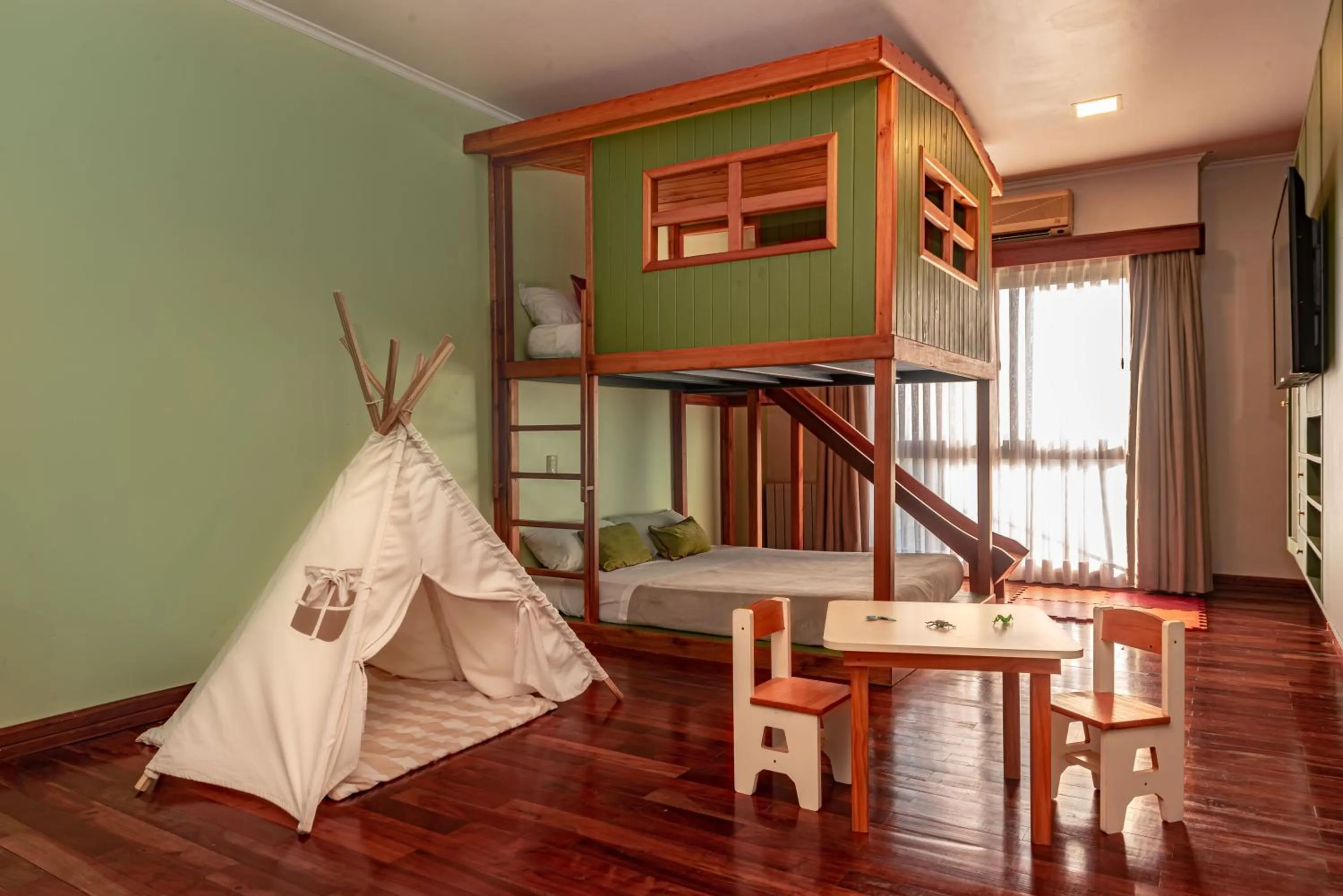 Seating area in Hotel Saint George