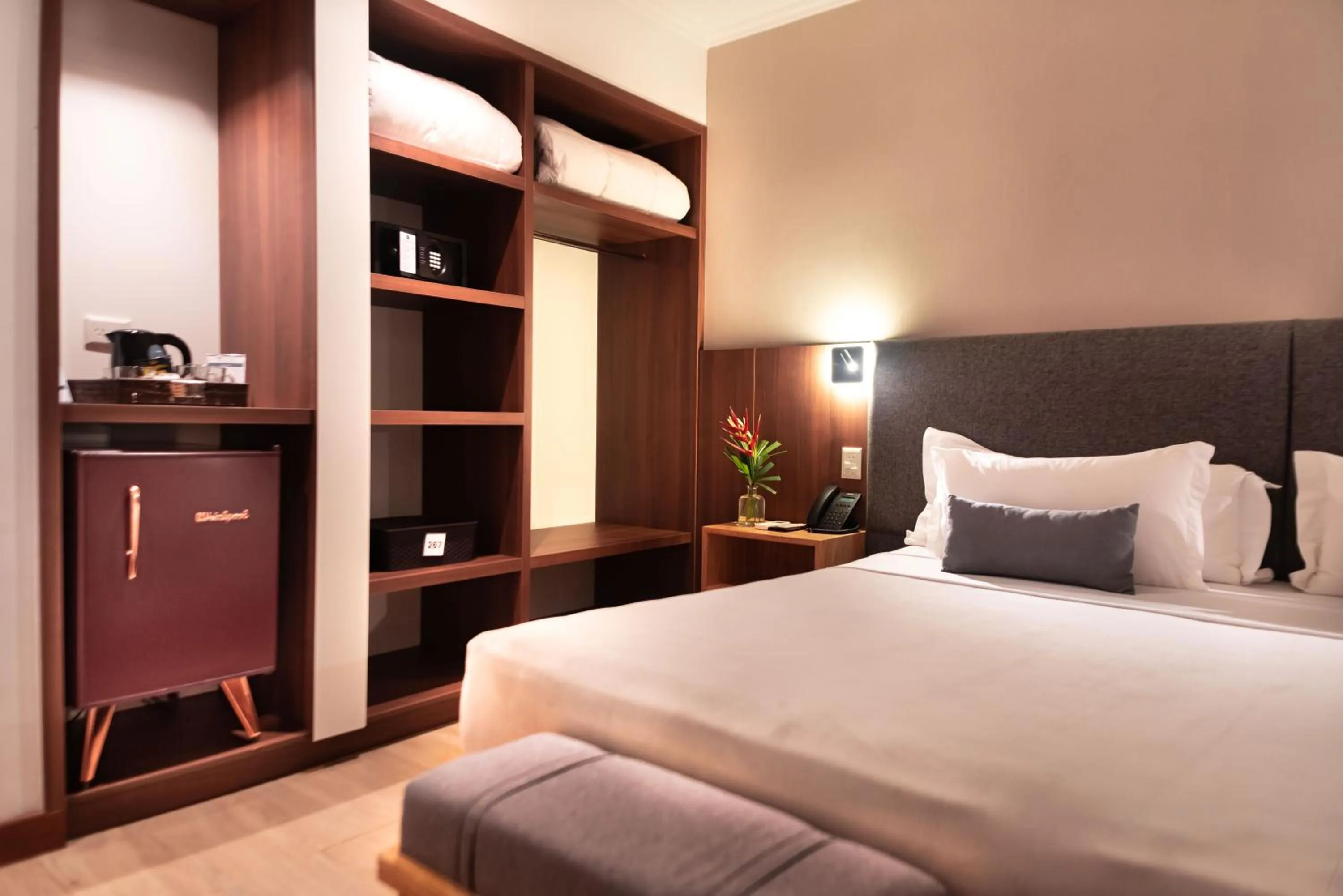 Bed in Hotel Saint George