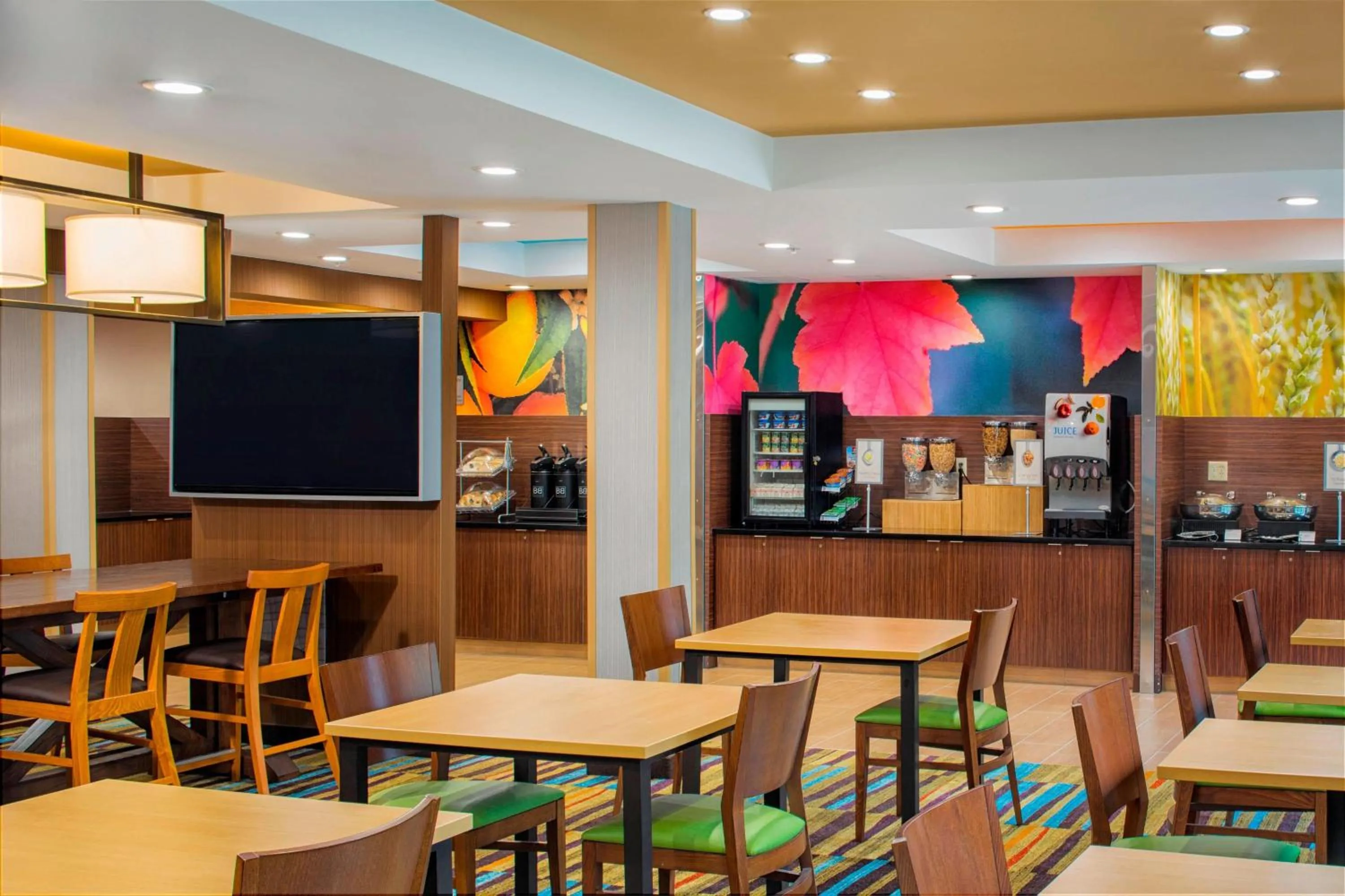 Breakfast in Fairfield Inn & Suites by Marriott Bridgewater Branchburg/Somerville