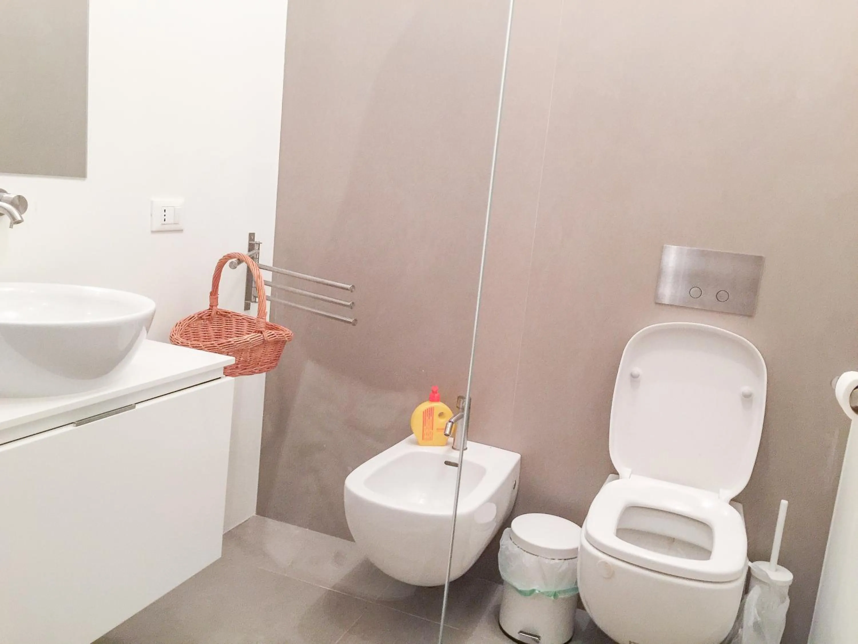 Shower in Cà Farnese