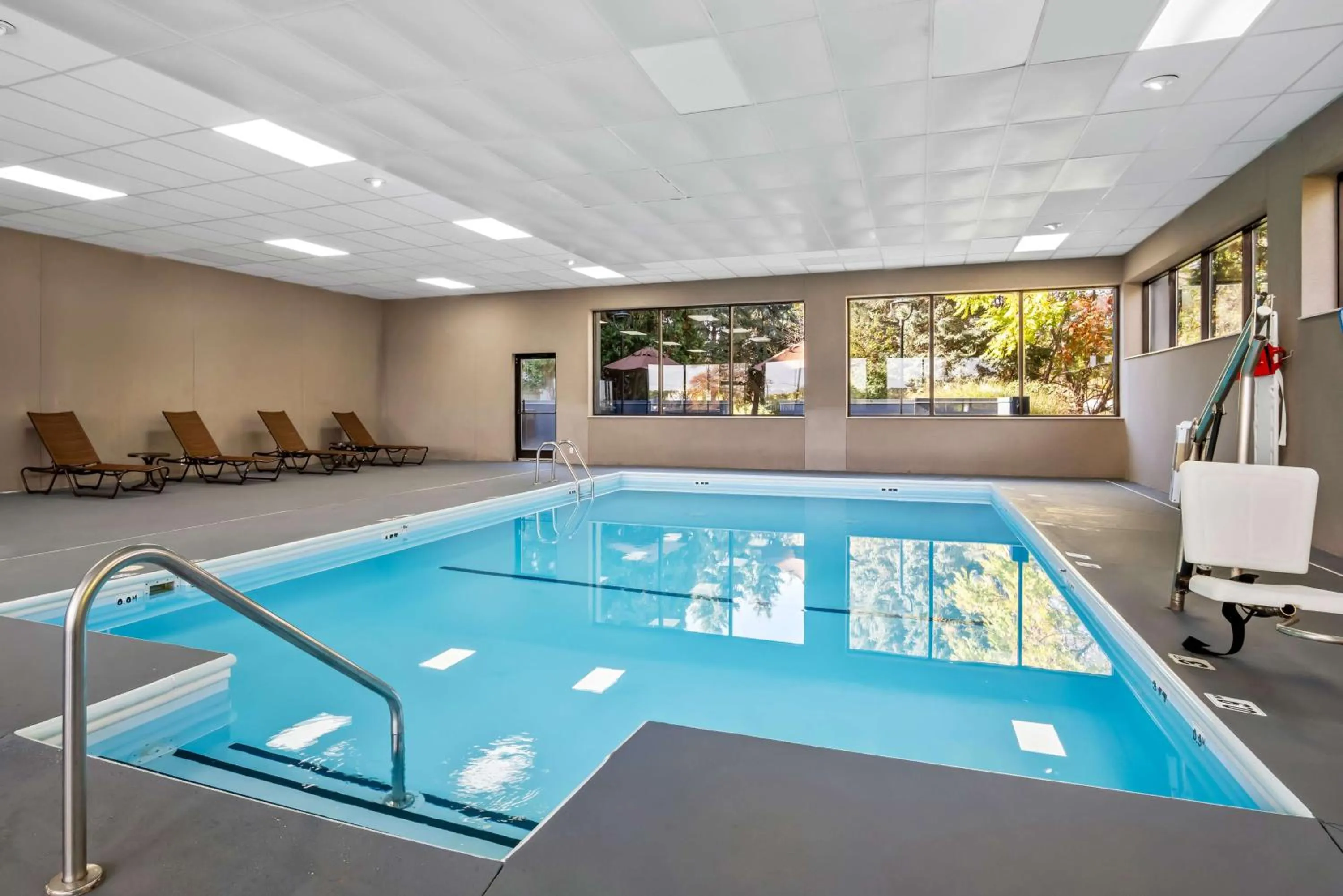 Pool view in Spark By Hilton Stevensville