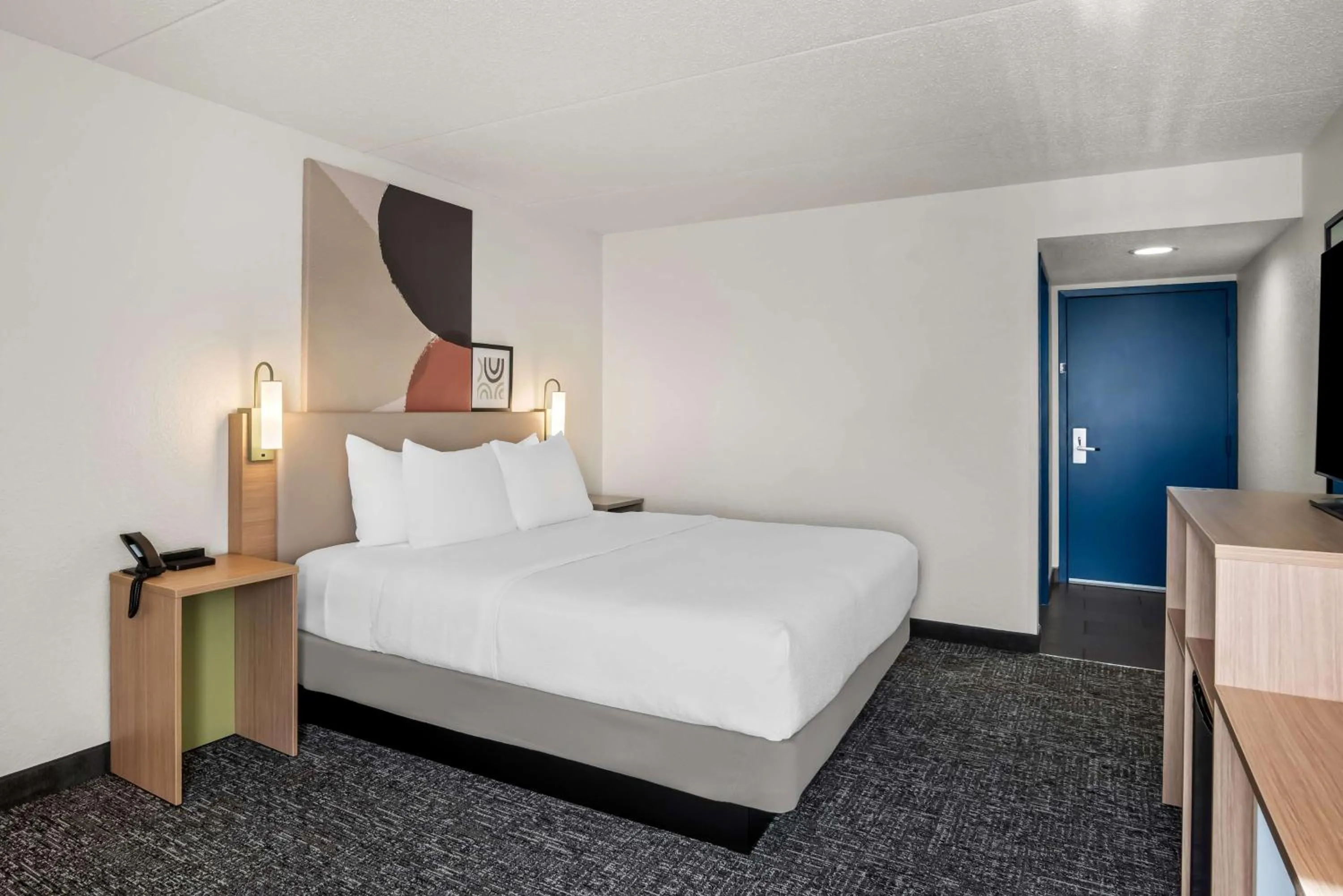 Bed in Spark By Hilton Stevensville