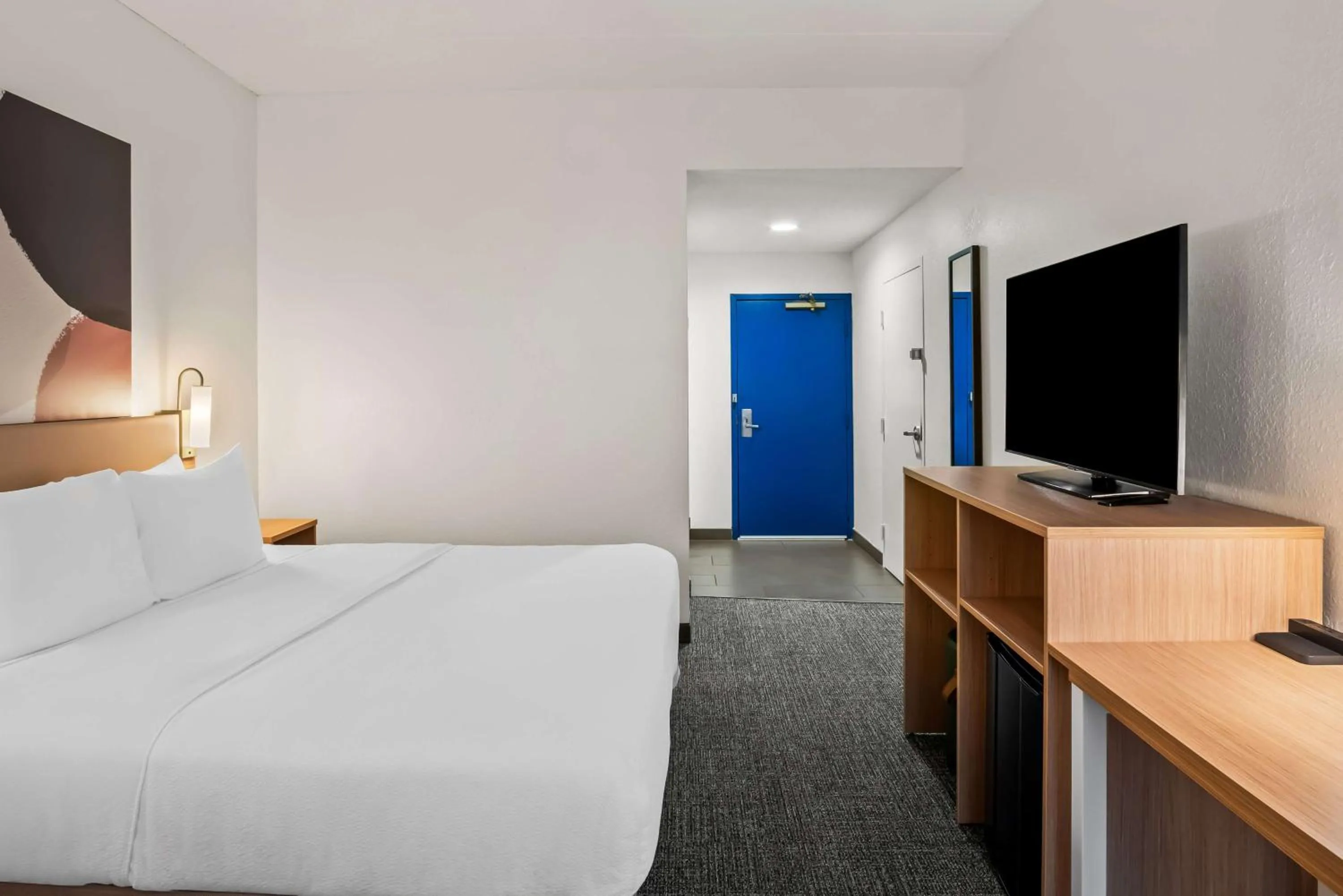 Bed in Spark By Hilton Stevensville