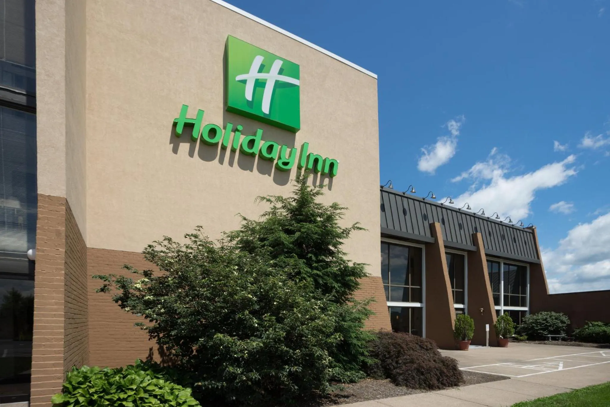 Property building in Holiday Inn Harrisburg I-81 Hershey Area by IHG