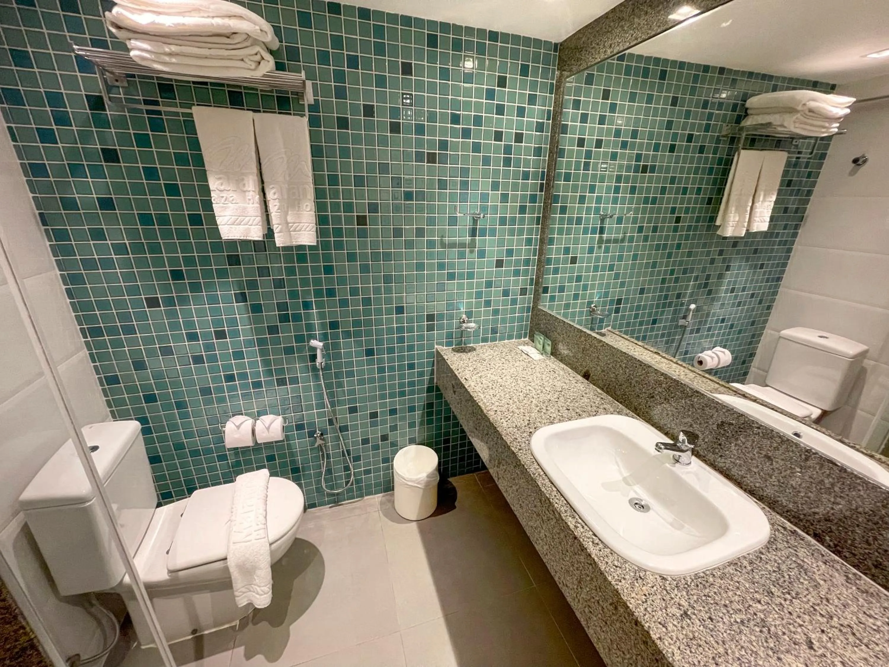 Bathroom in Marante Plaza Hotel