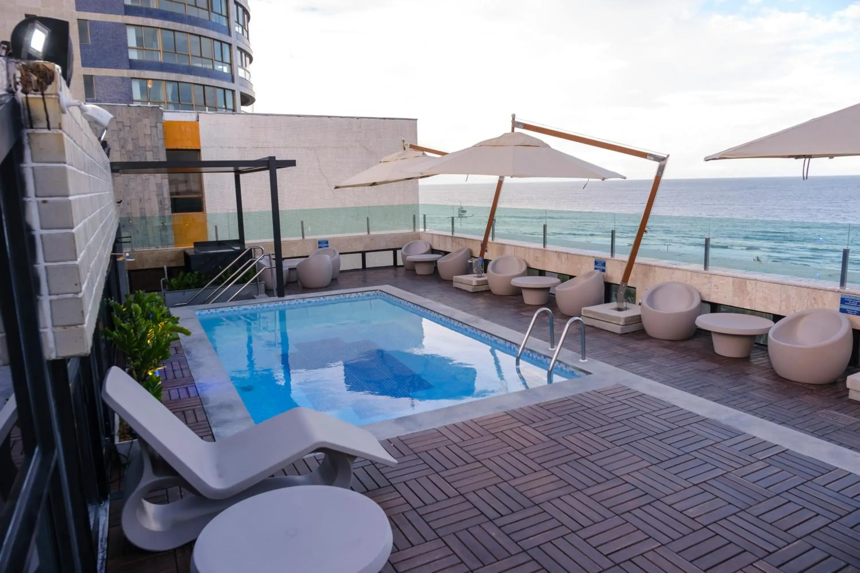 Swimming pool in Marante Plaza Hotel Swimming pool in Marante Plaza Hotel
