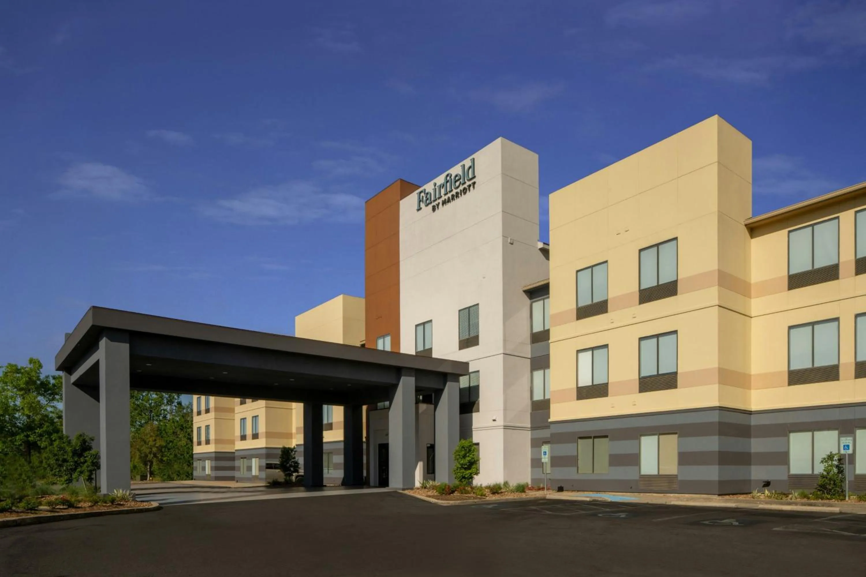Property building in Fairfield Inn & Suites by Marriott Lafayette South