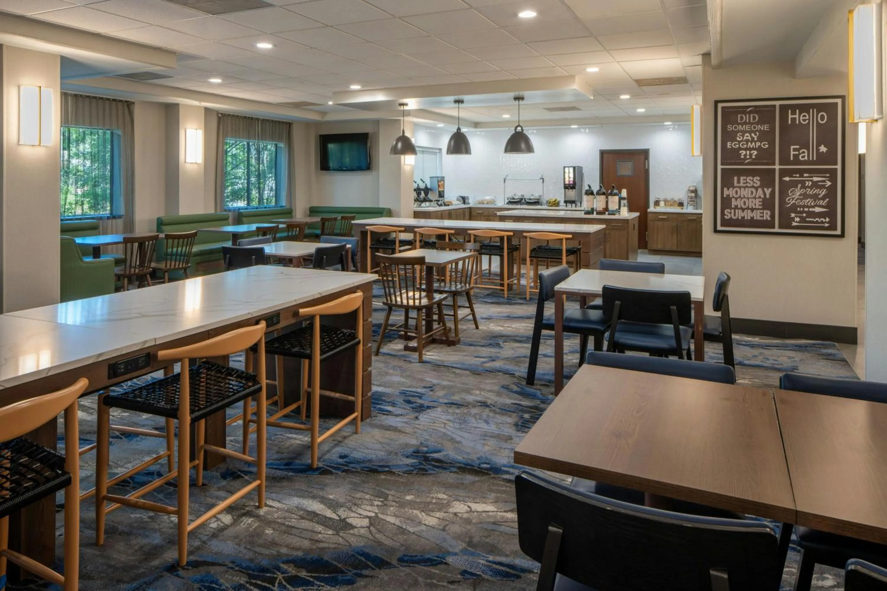 Breakfast in Fairfield Inn & Suites by Marriott Lafayette South