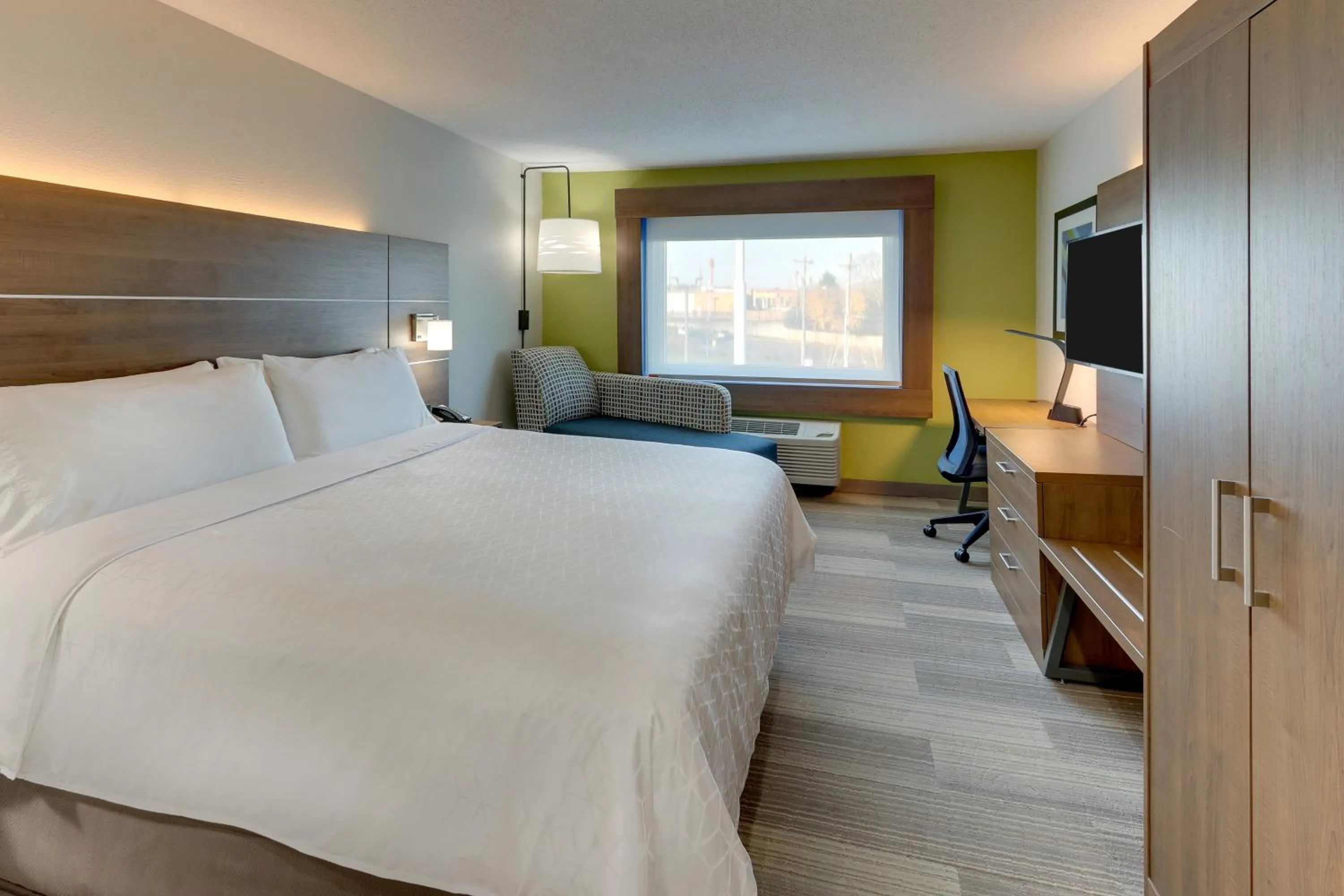 Photo of the whole room, Bed in Holiday Inn Express & Suites Greenville Airport i85 by IHG