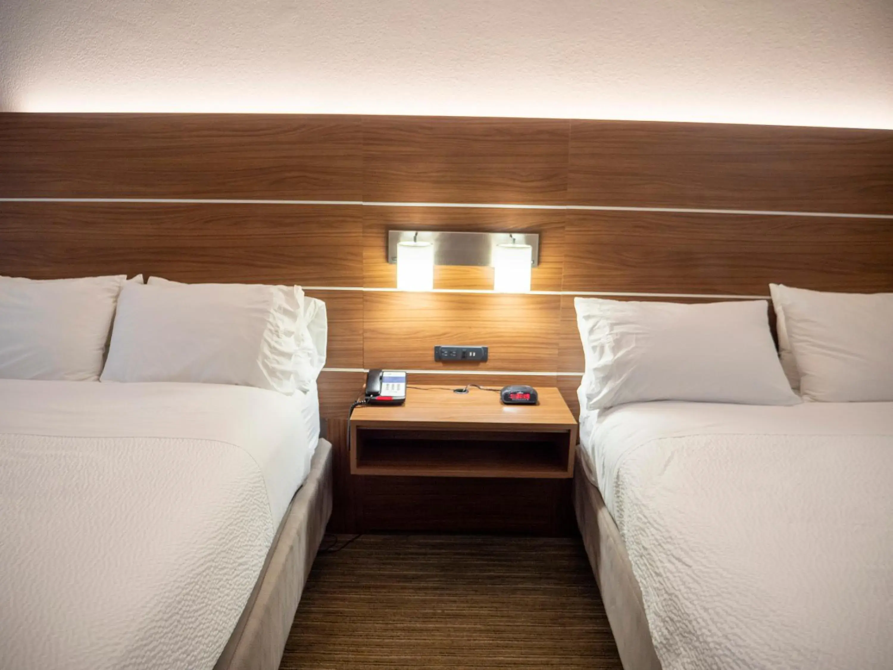 Photo of the whole room, Bed in Holiday Inn Express & Suites Greenville Airport i85 by IHG Photo of the whole room, Bed in Holiday Inn Express & Suites Greenville Airport i85 by IHG