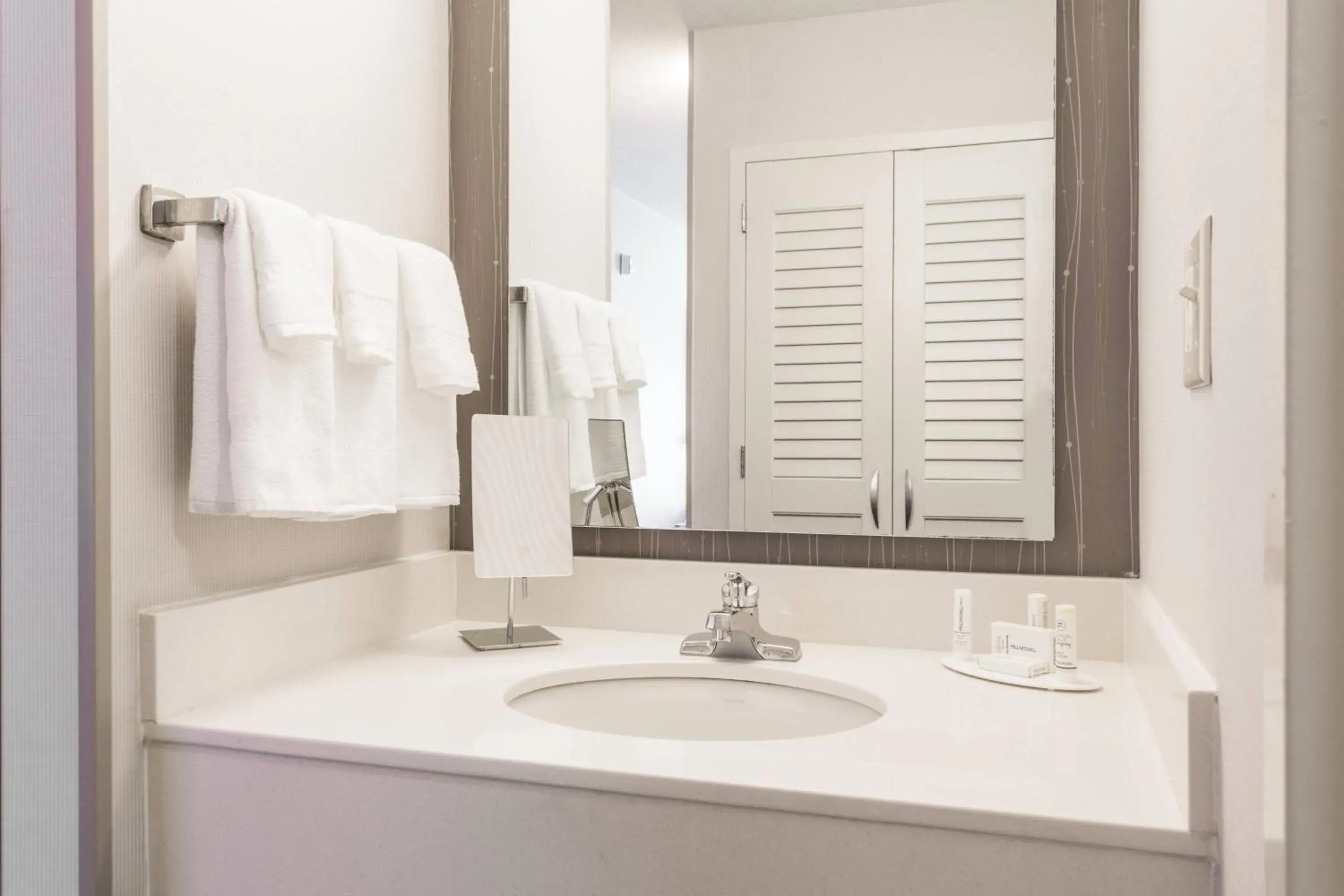 Deluxe King Room with Sofa Bed in Courtyard by Marriott Rocky Mount Deluxe King Room with Sofa Bed in Courtyard by Marriott Rocky Mount