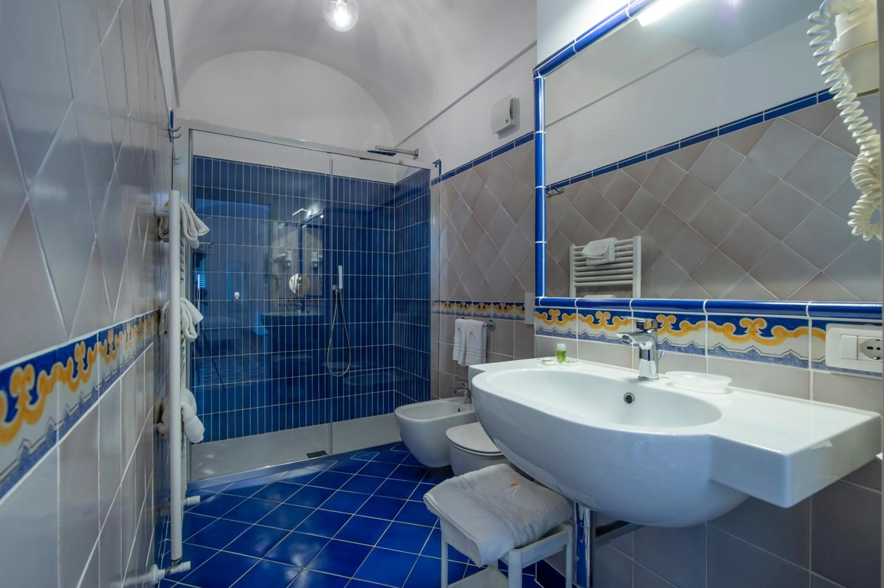 Shower in Albadamare Boutique Hotel
