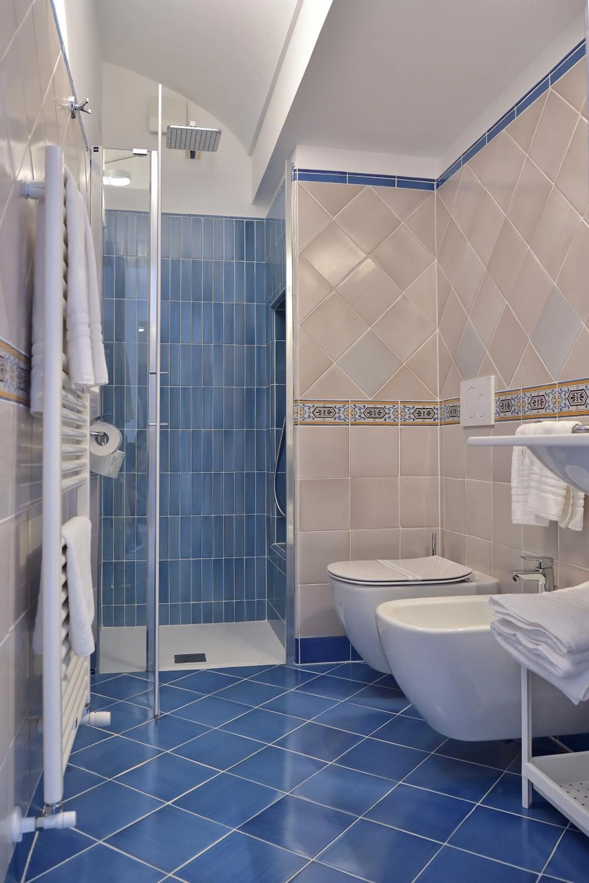 Shower in Albadamare Boutique Hotel