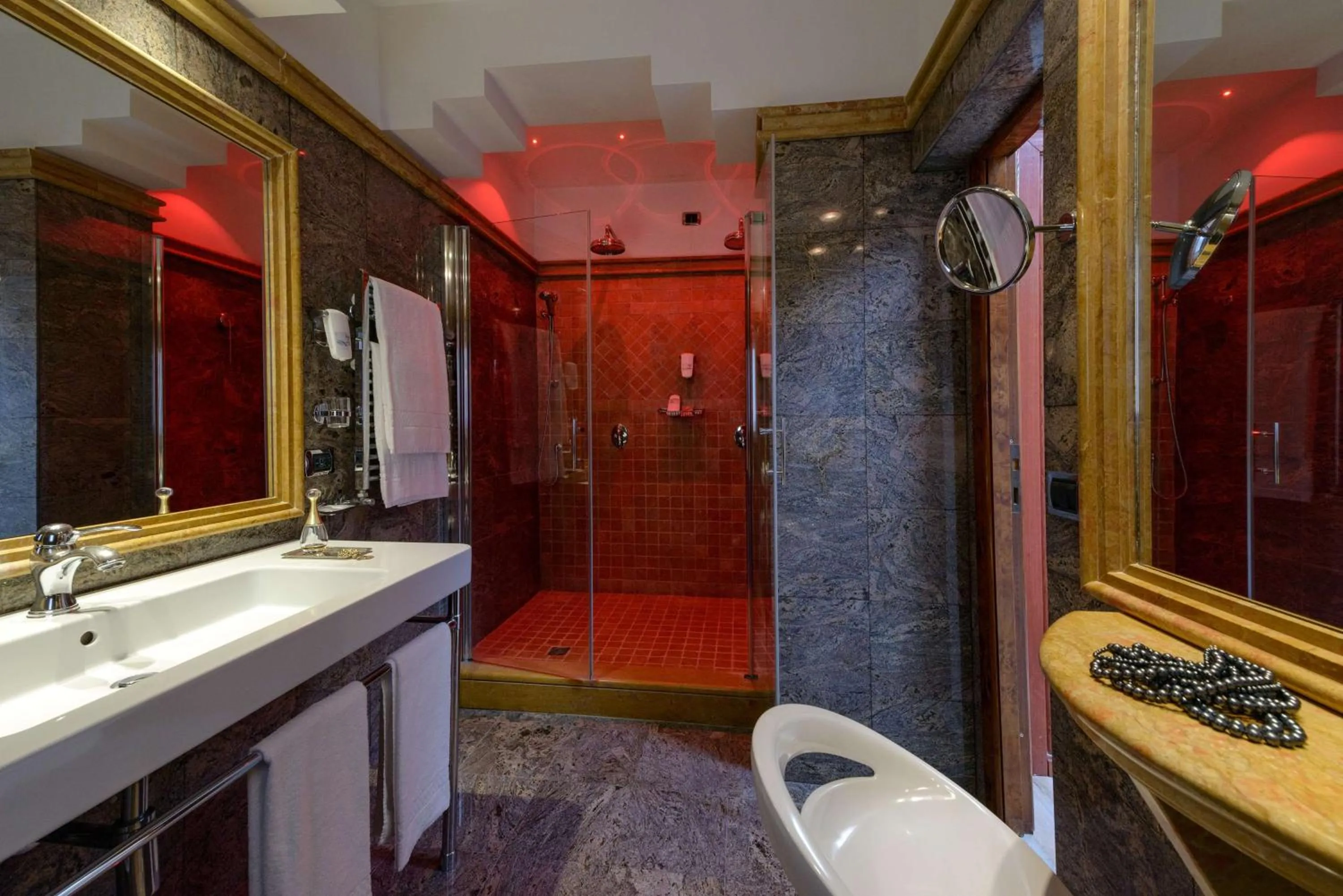 Bathroom in Best Western Hotel Rivoli