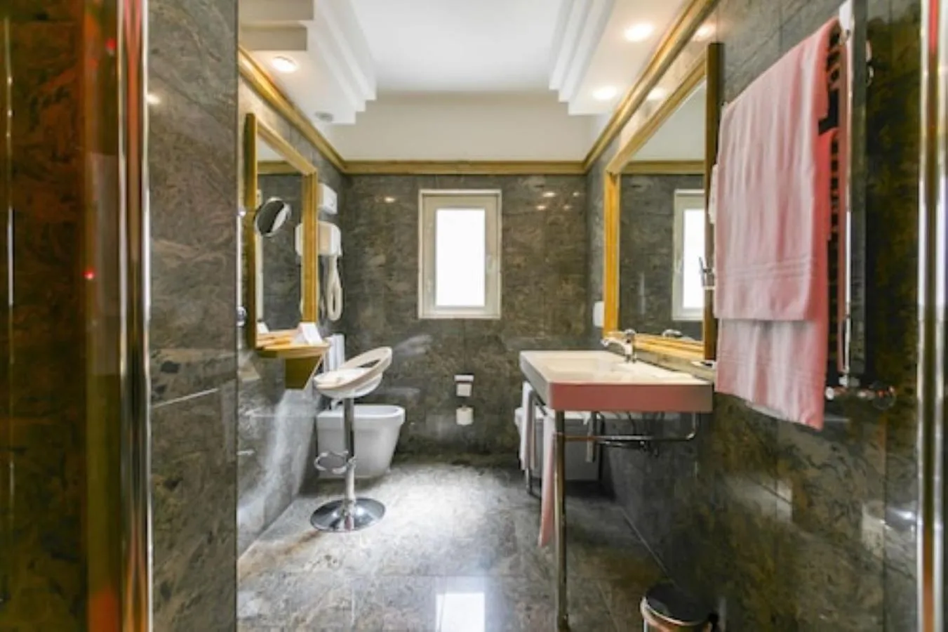 Bathroom in Best Western Hotel Rivoli