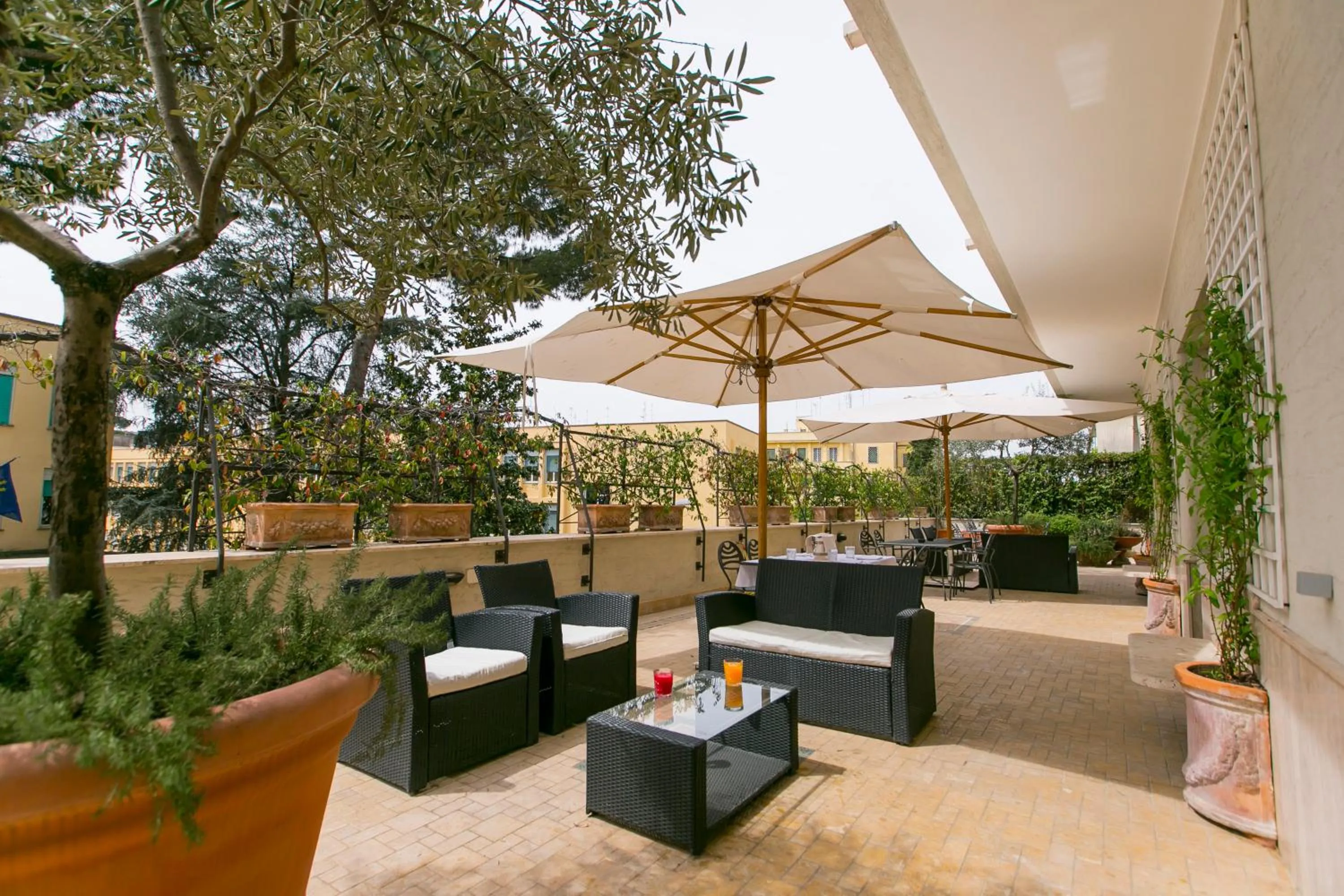 Patio in Best Western Hotel Rivoli