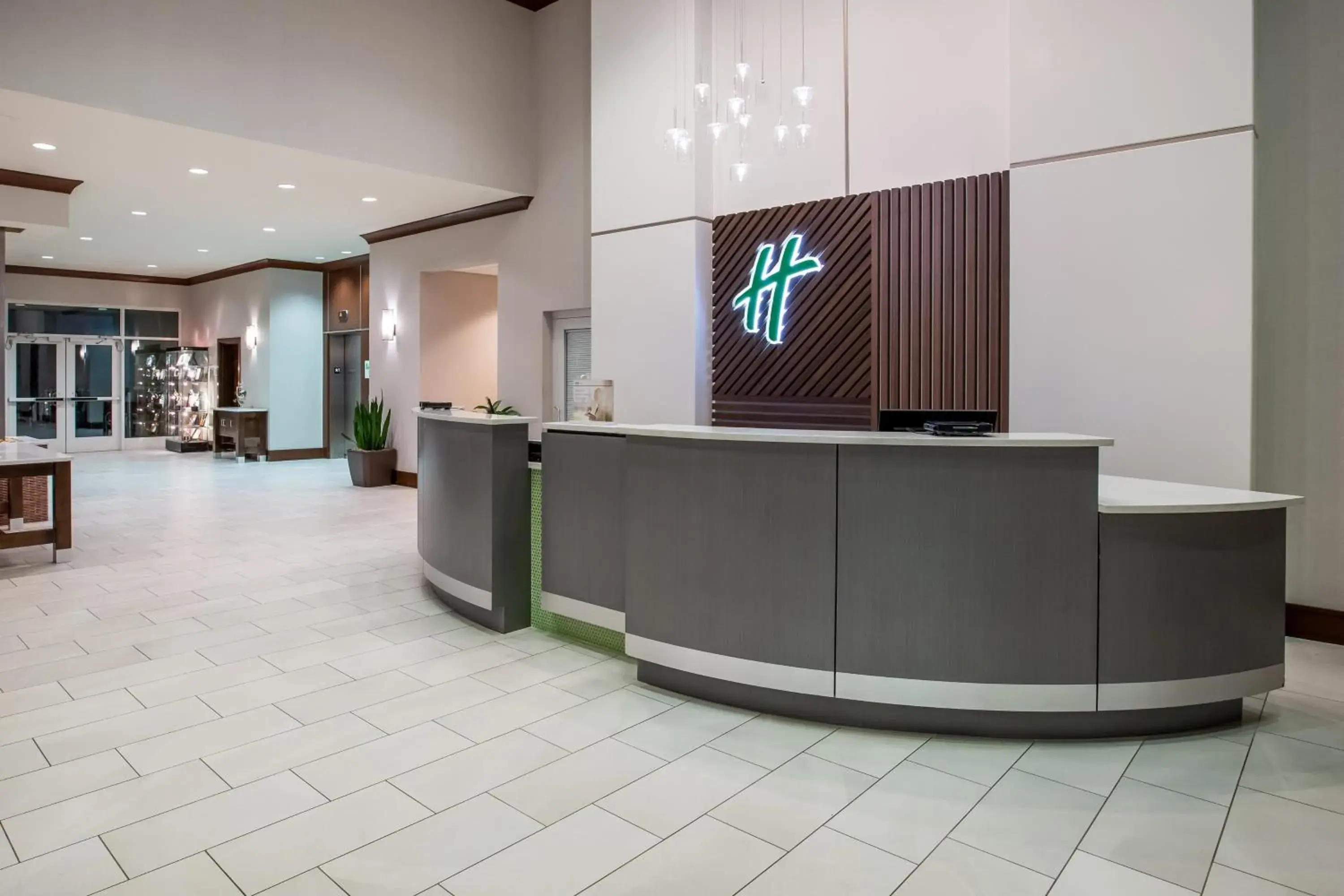 Property building in Holiday Inn - Gulfport-Airport by IHG Property building in Holiday Inn - Gulfport-Airport by IHG