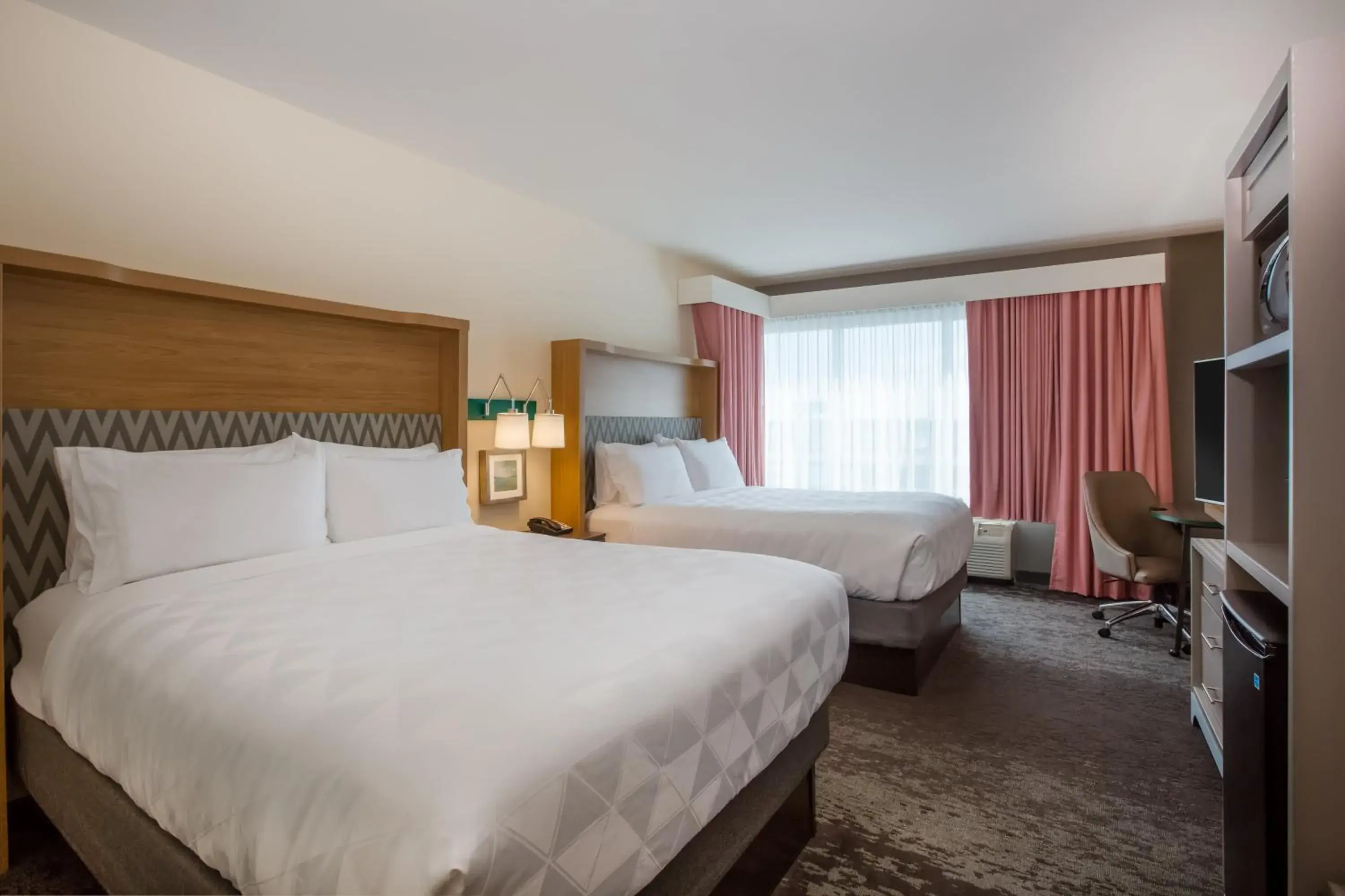 Photo of the whole room, Bed in Holiday Inn - Gulfport-Airport by IHG Photo of the whole room, Bed in Holiday Inn - Gulfport-Airport by IHG